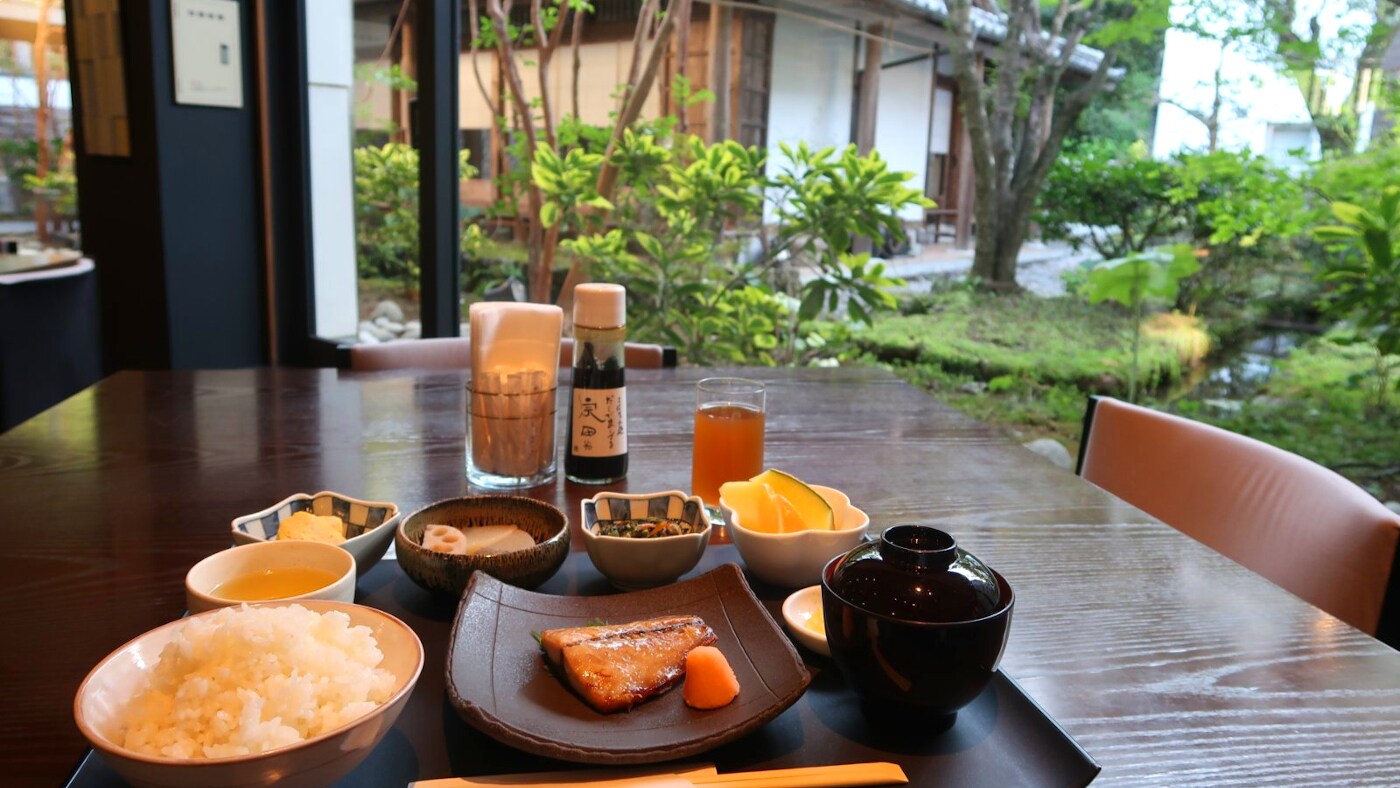 Sarapan (gambar makanan Jepang)