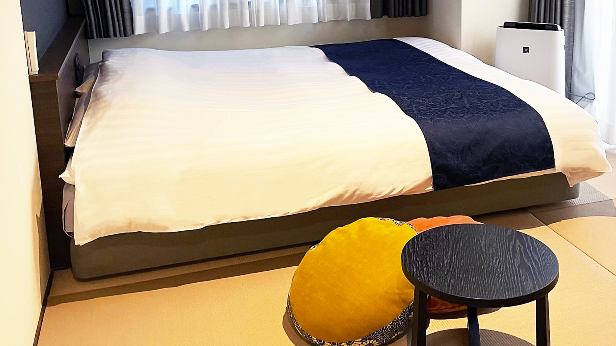 Japanese-Western style room