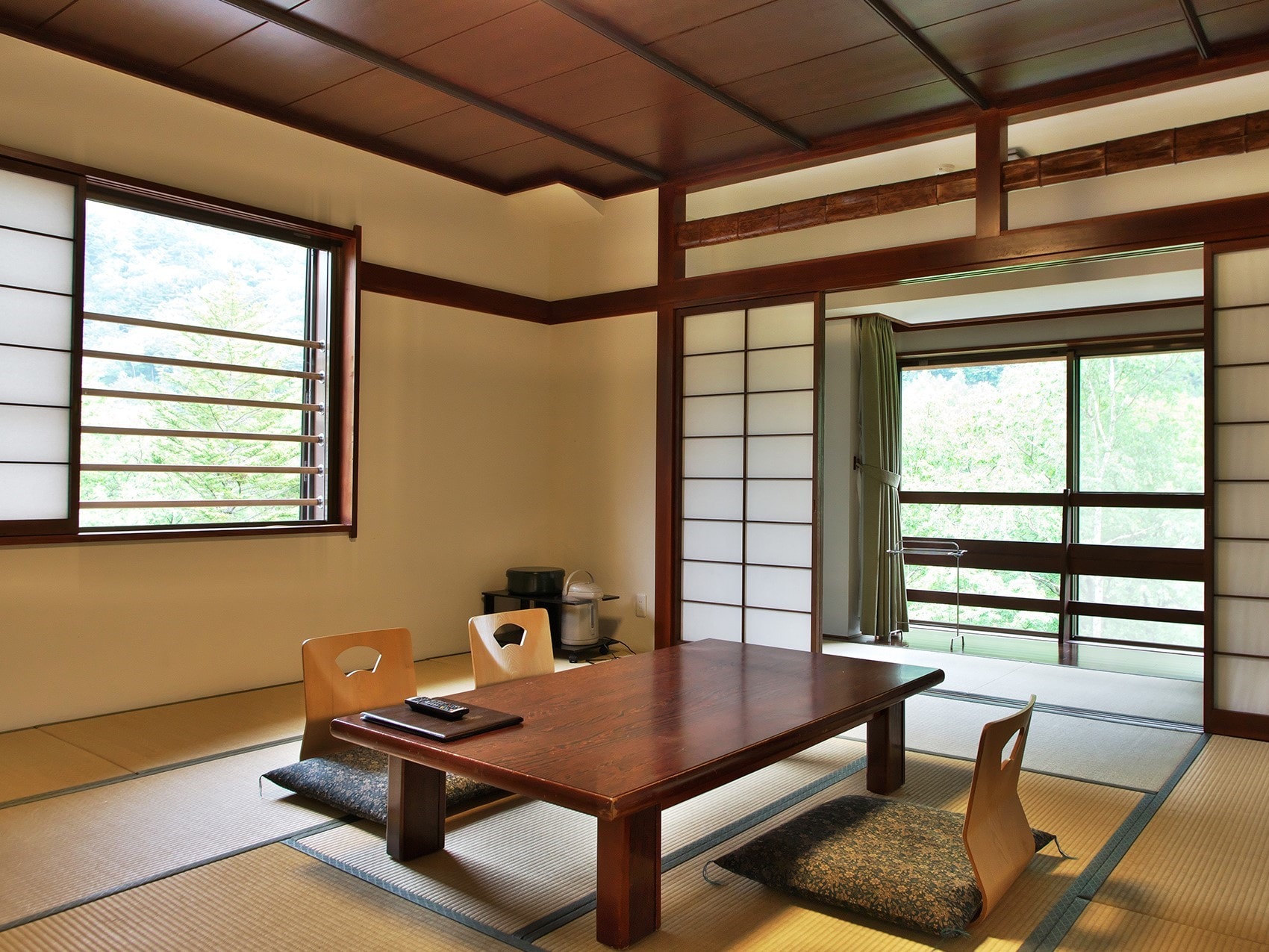 Japanese-style room