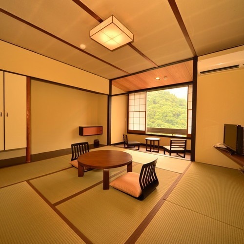 Relaxing Japanese-style room 8 tatami mats + wide rim