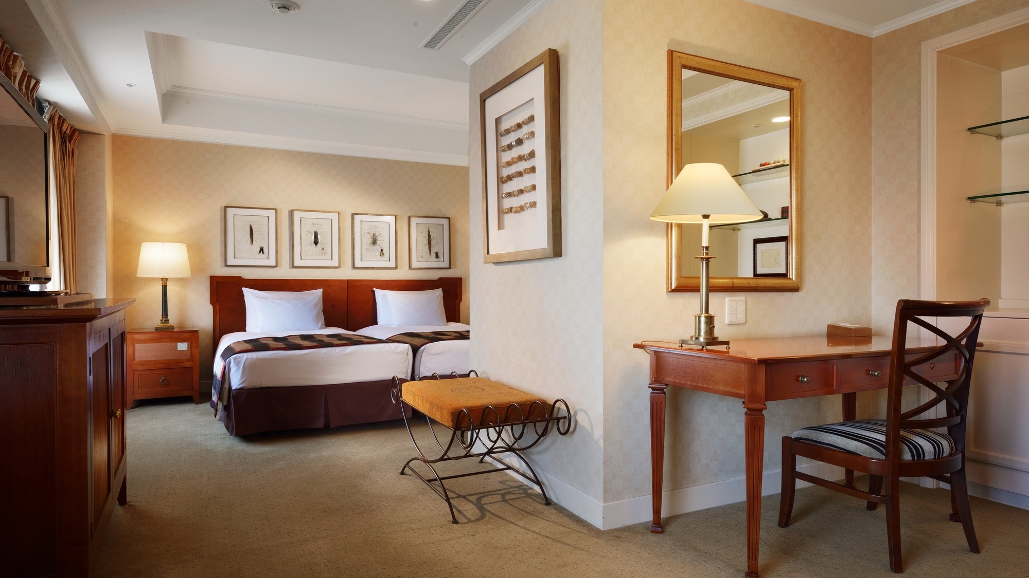 Deluxe Twin (43 square meters) example