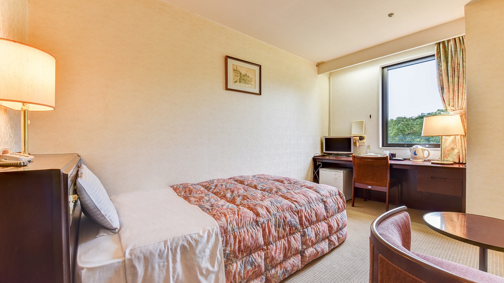 *Not available* [Single] A bright and warm room measuring 14 to 19.5 square meters.