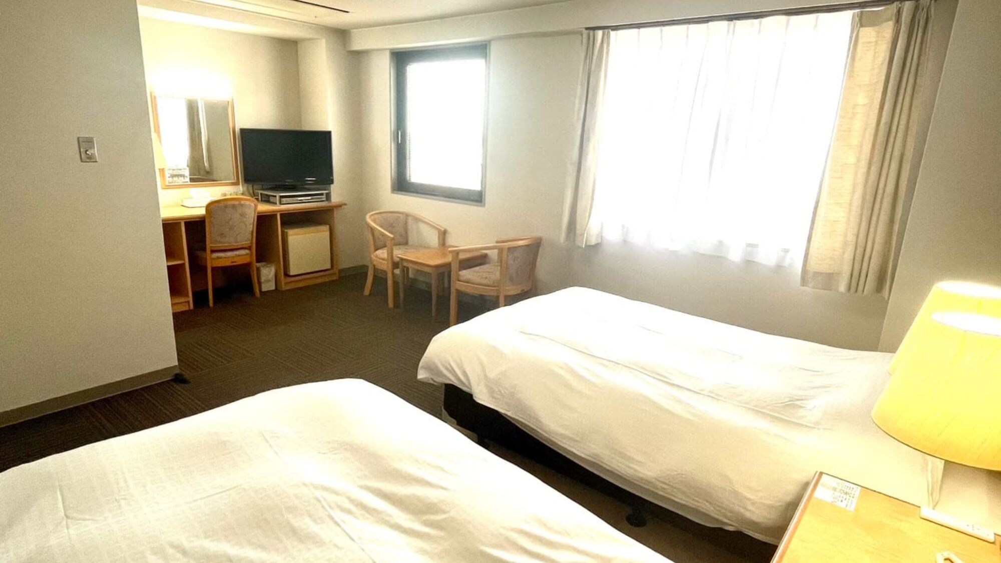 [Phòng đôi] Hoàn hảo cho hai du khách. Tận hưởng kỳ nghỉ thoải mái với không gian vừa phải và nội thất yên tĩnh, lý tưởng cho những cuộc trò chuyện sôi nổi.