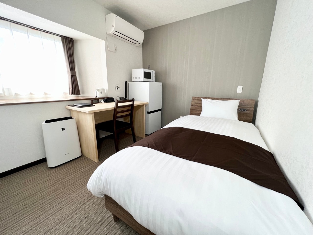 Indoors (single room)