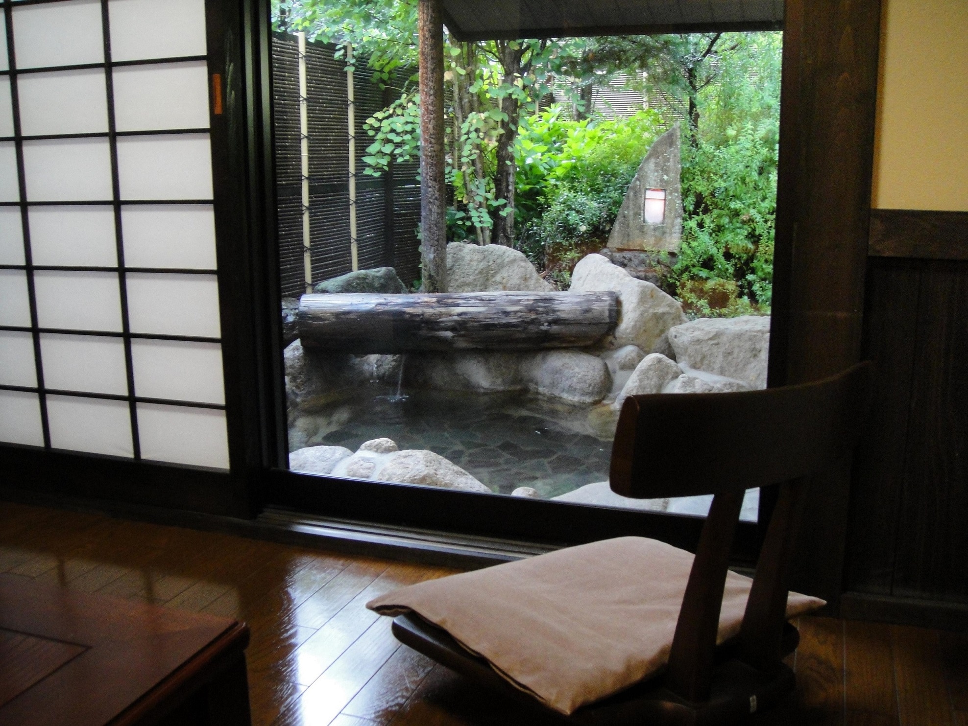 Kamar mandi terbuka di kamar tamu [Midori no Ma]