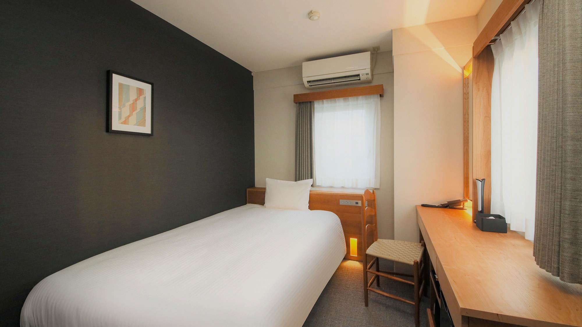 Single room corner room