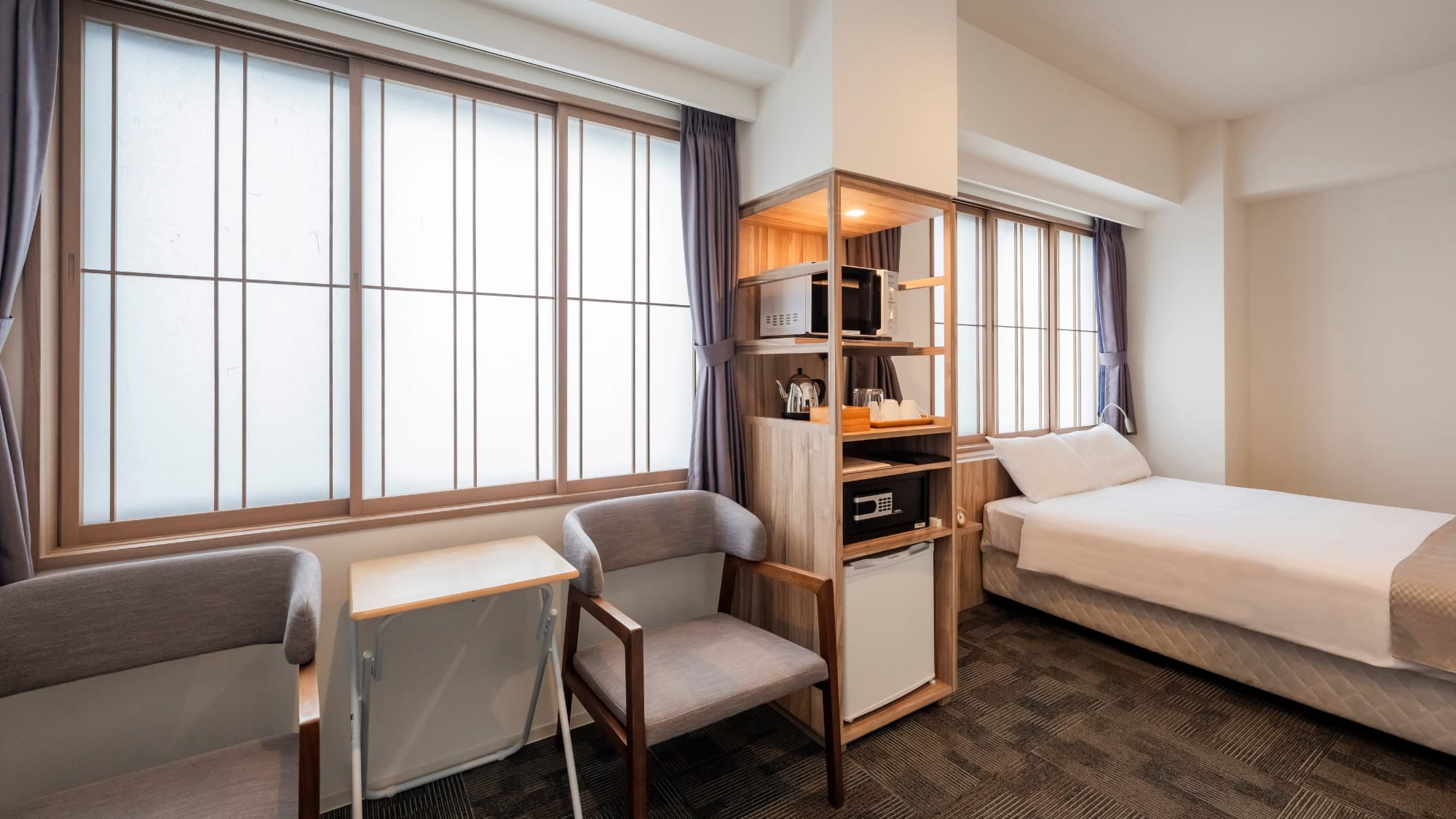 [Standard Double] Equipped with everything you need for your stay, including a microwave, refrigerator, and kettle.