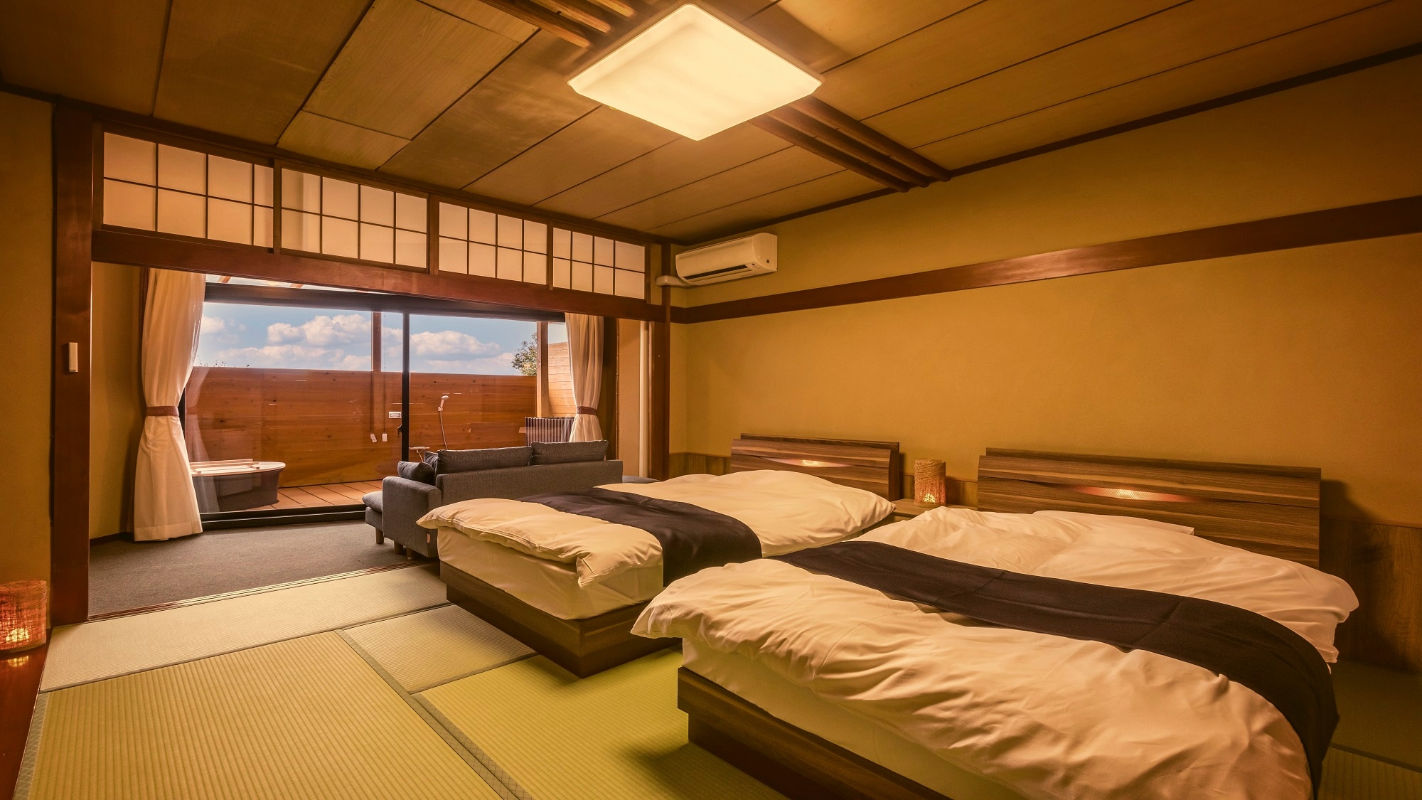 Superior Twin Room with Japanese Style Bed and Open Air Bath *Example of a guest room