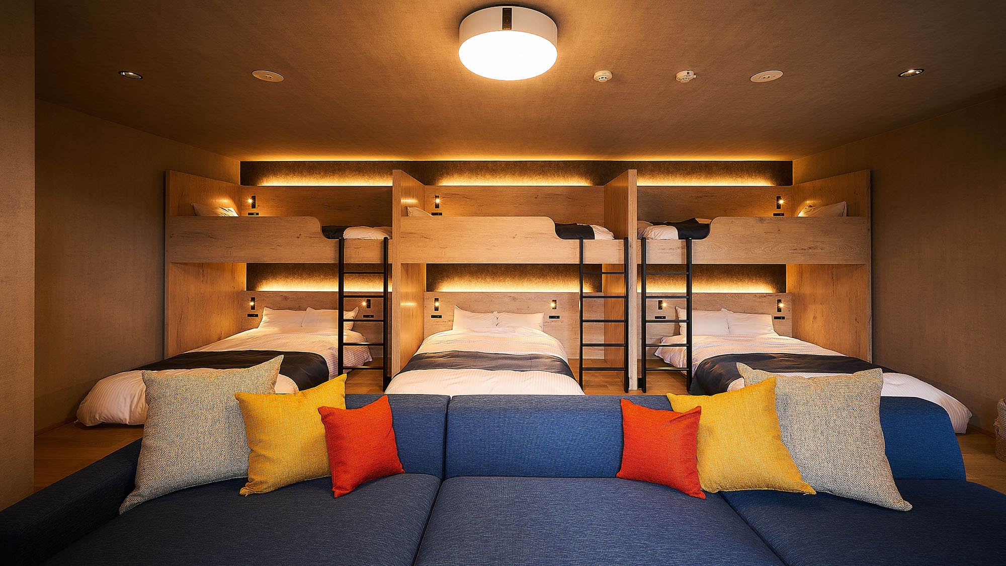 9-person room, living room and bedroom