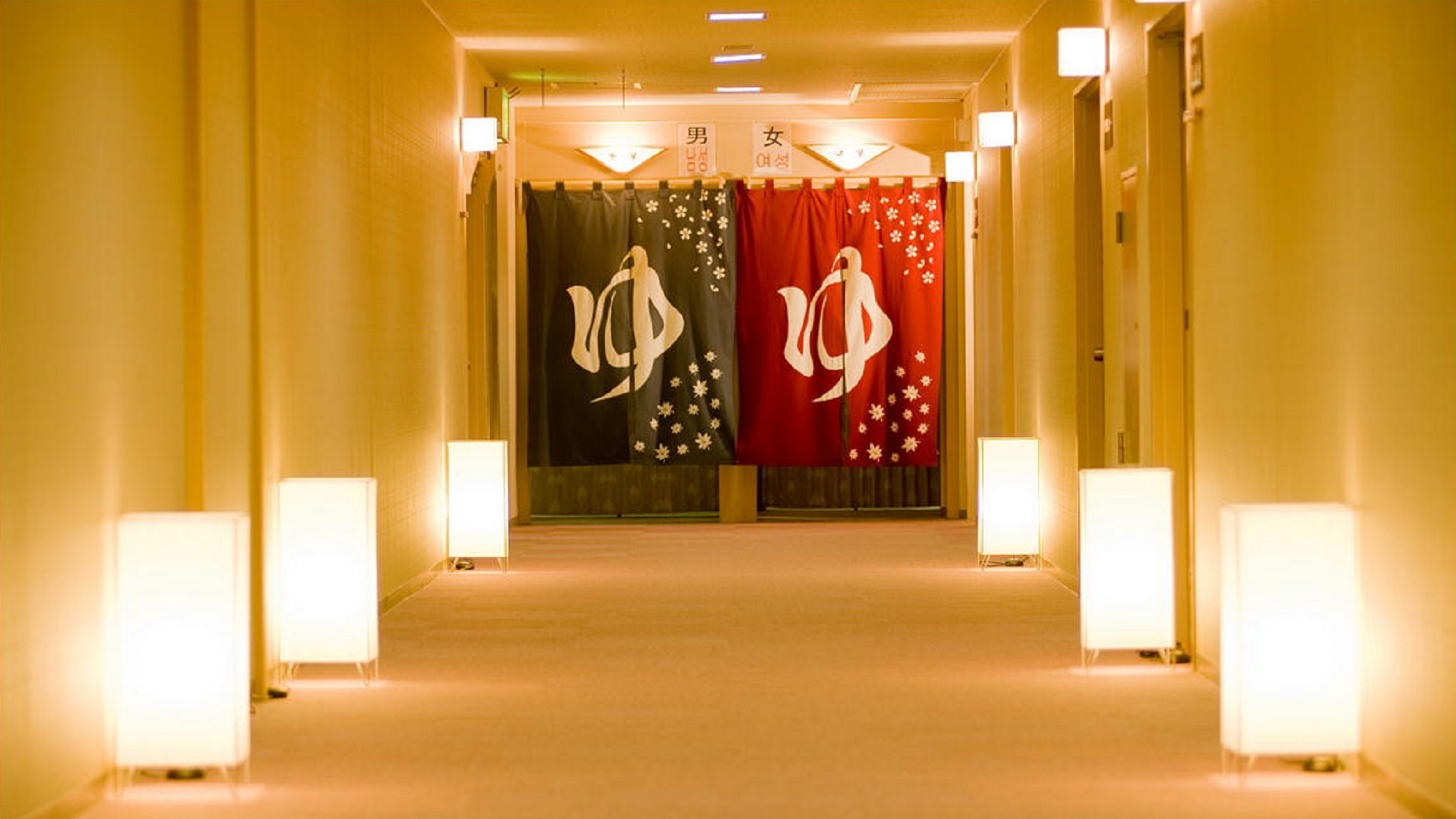 Large bath entrance