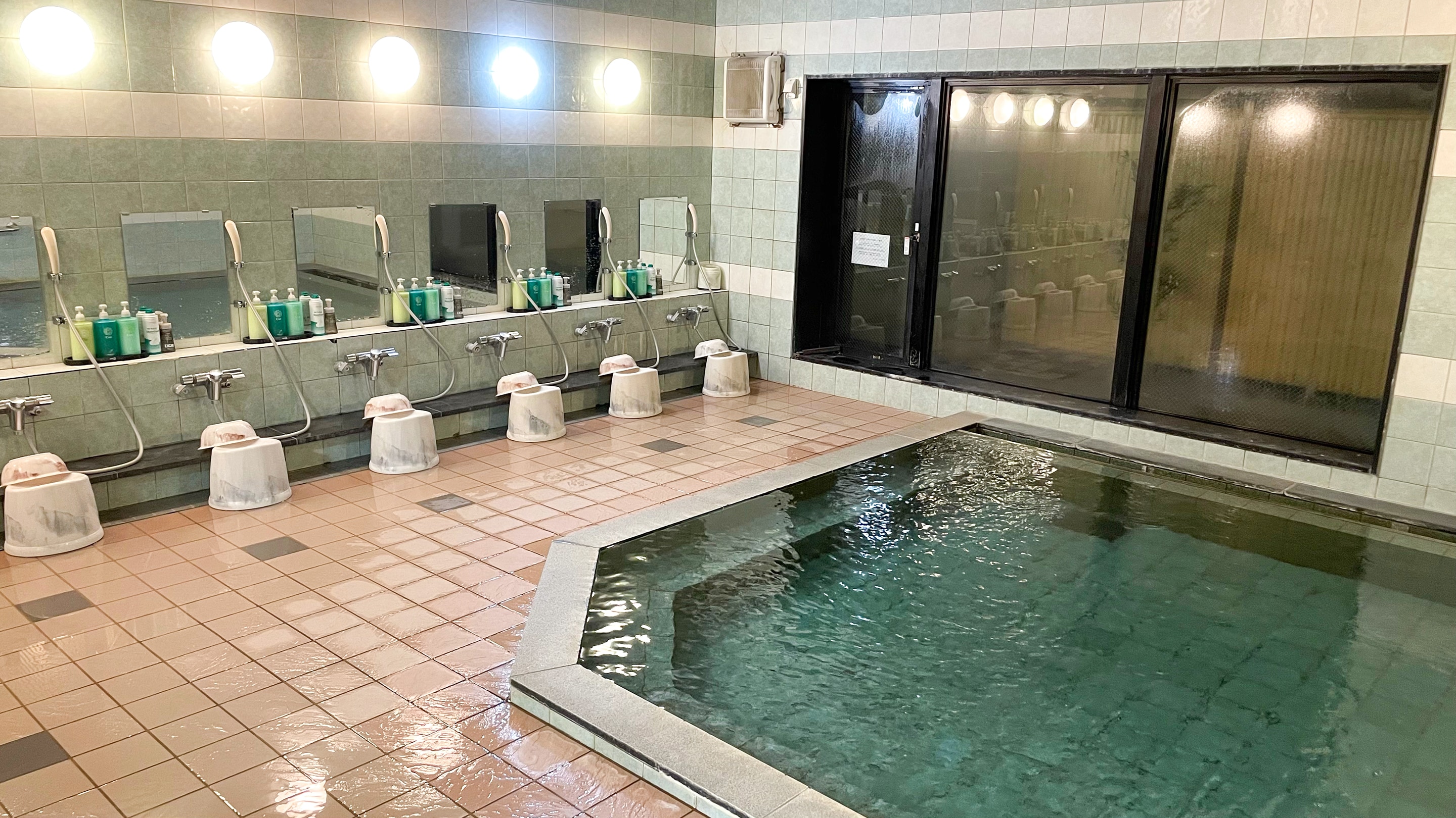 [Large communal bath] Active stone hot spring usage time 15: 00-midnight 2:00 The next morning 5: 00-10: 00