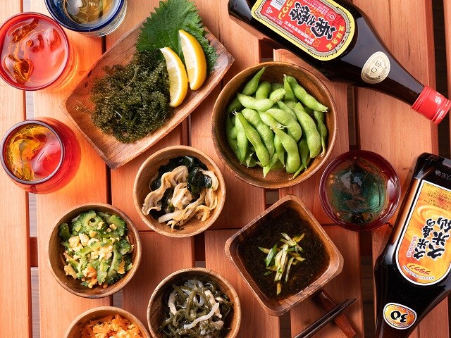 A variety of Okinawan appetizers♪