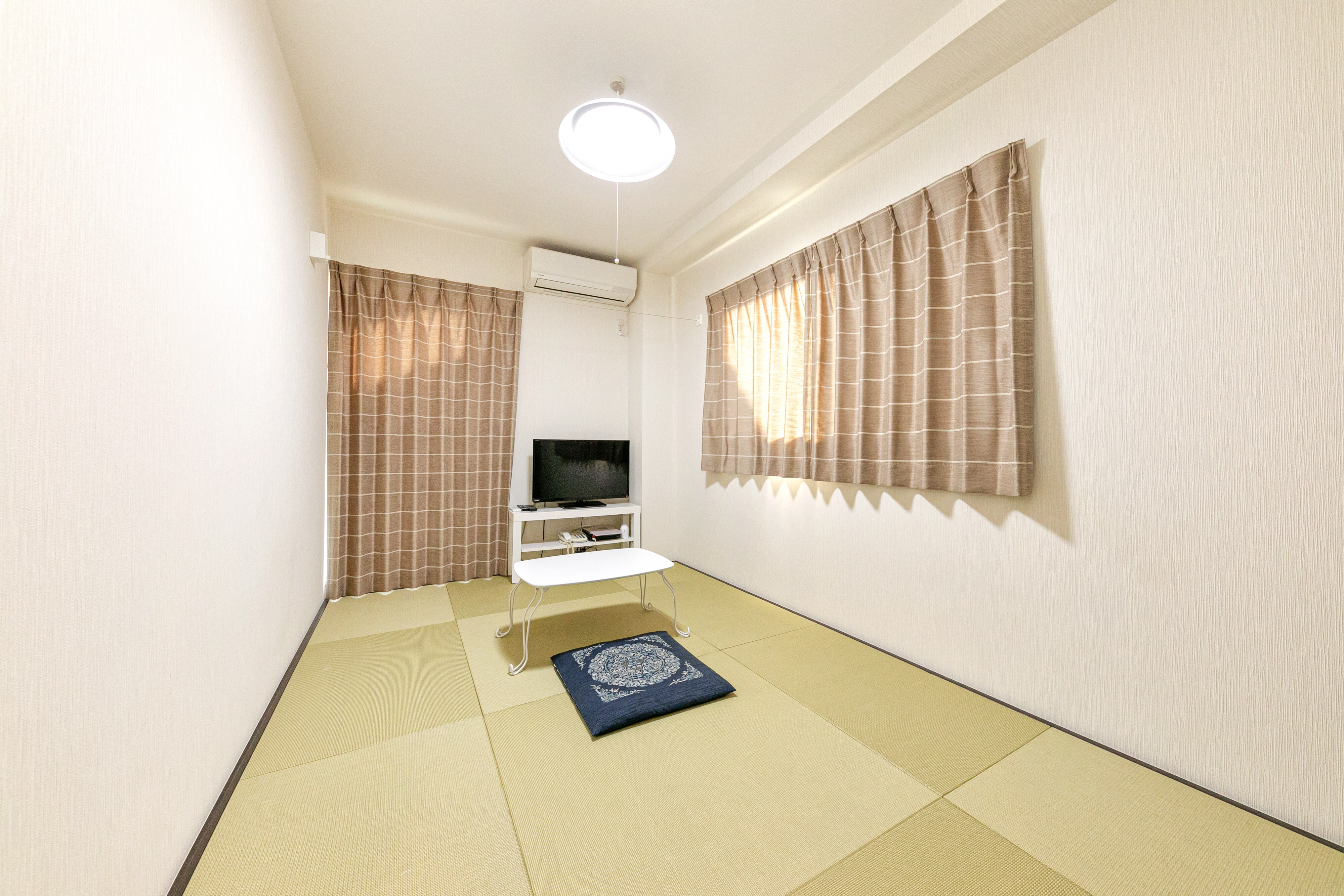 Japanese-style room on the 2nd floor