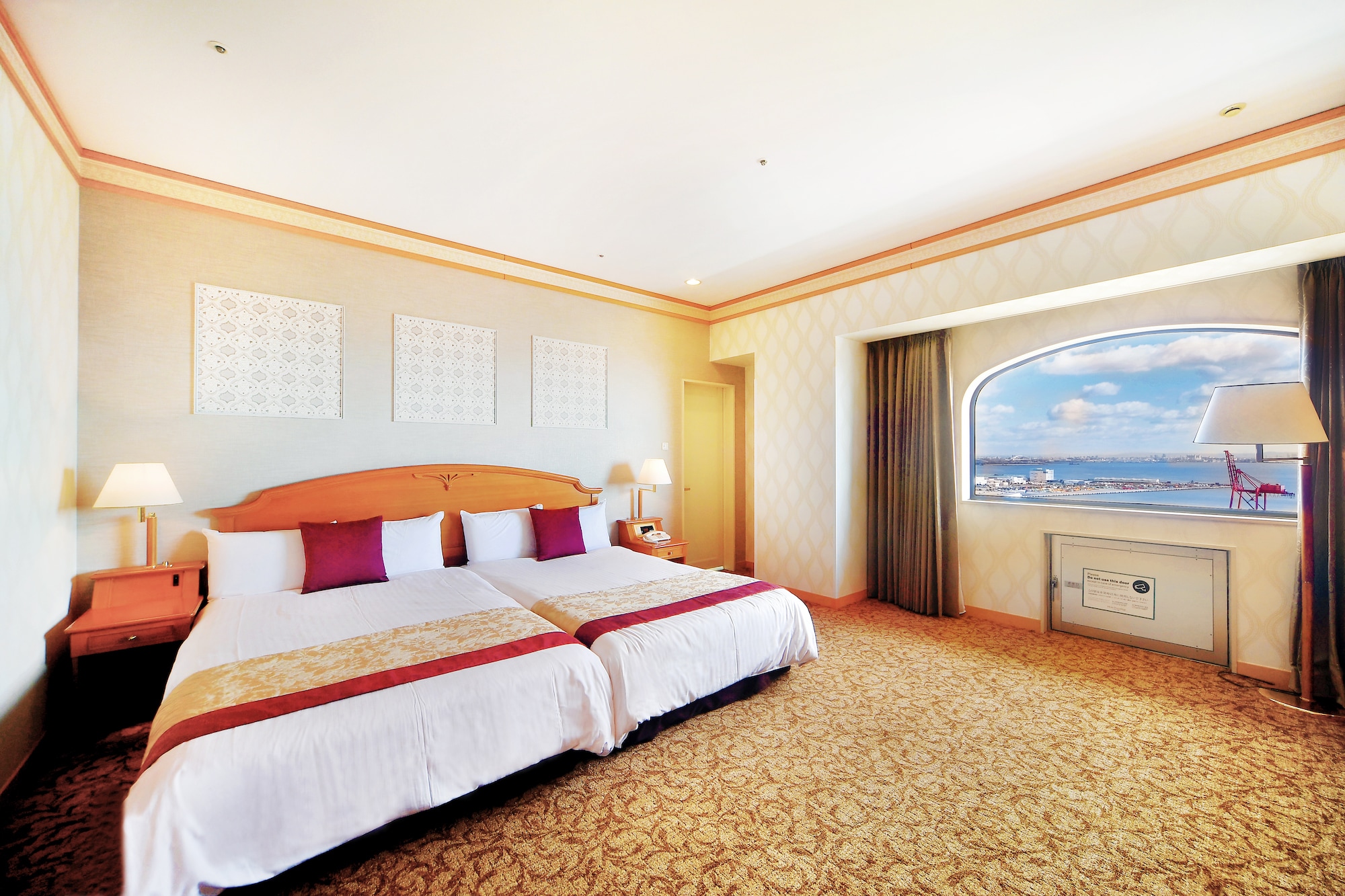 ■Family Suite Room [Non-smoking] (2-4 persons)