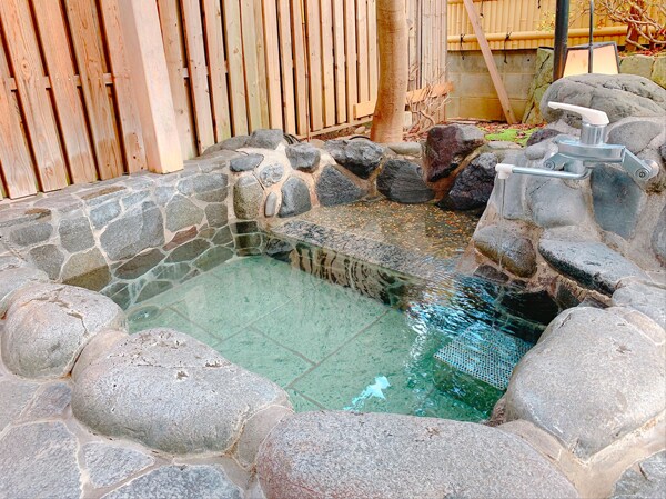 R105 Guest room open-air bath