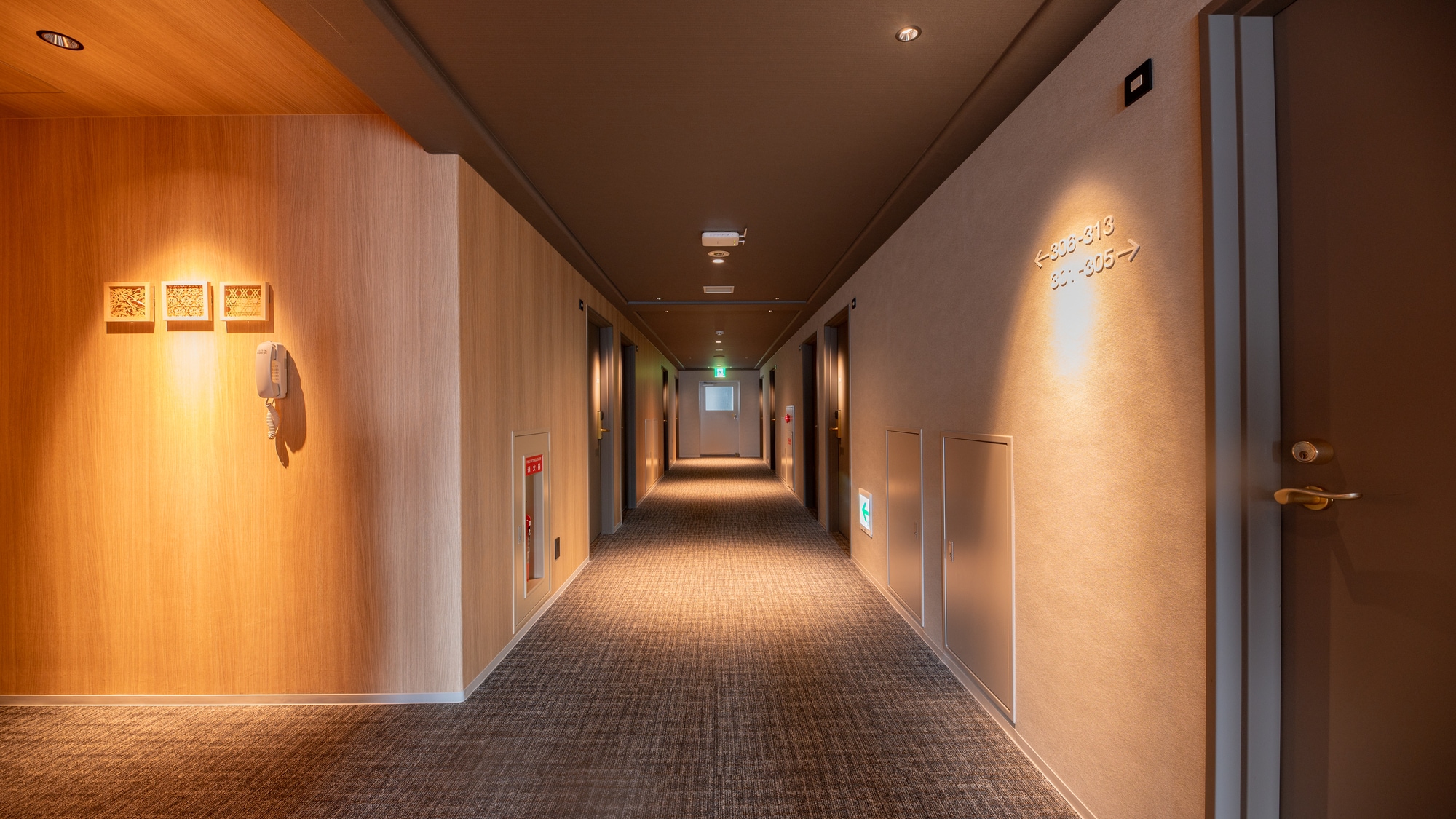 [Main building] Hallway