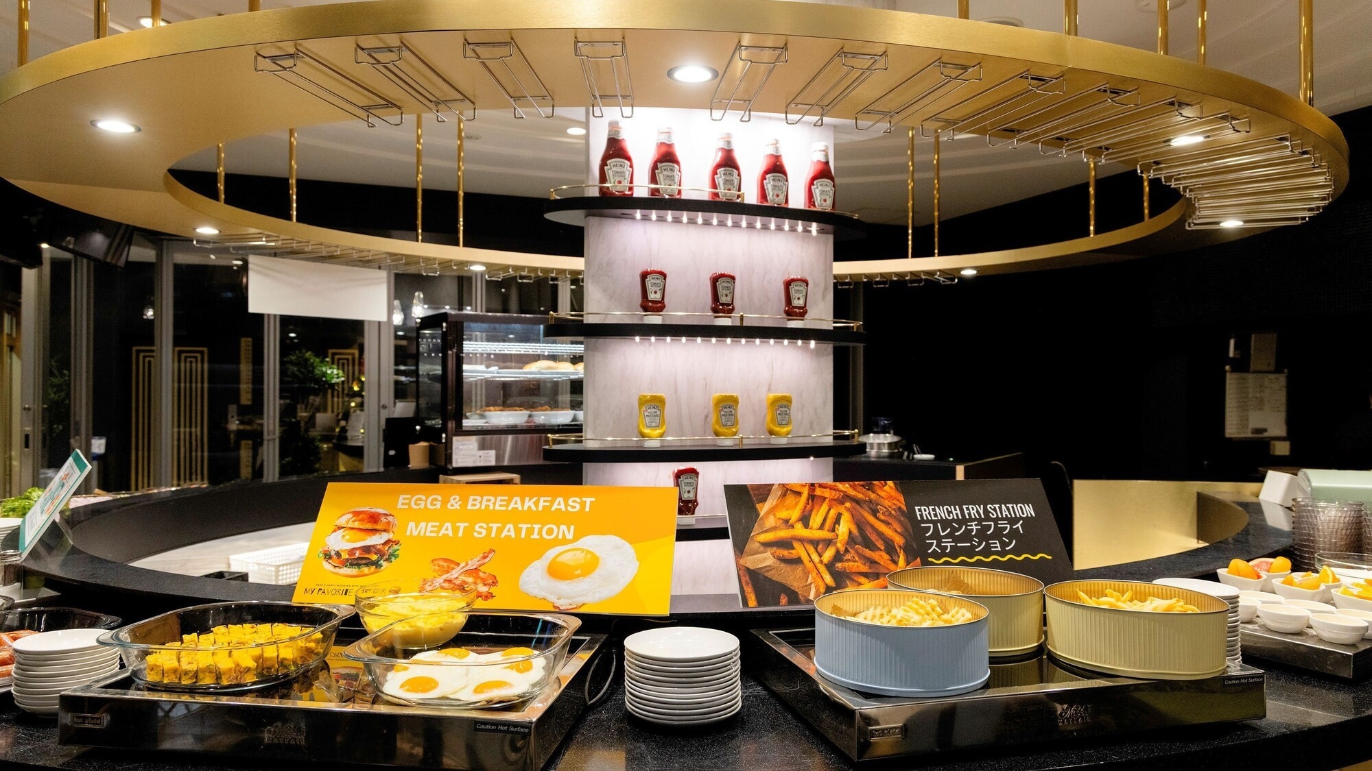 [Breakfast] Half buffet with choice of hamburger