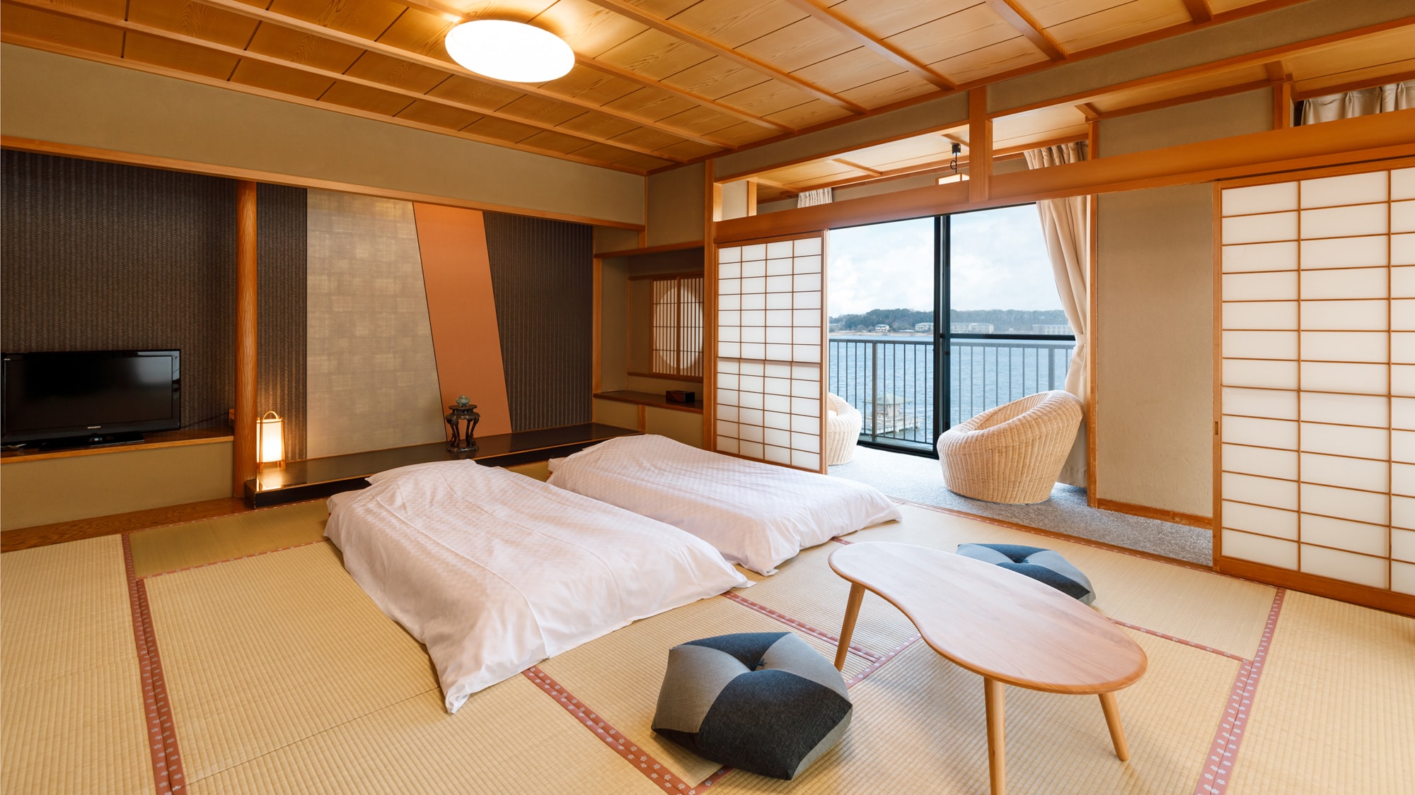 Futons are laid out in advance for the staff to enter and leave the room (example of Shisuikan corner room: type cannot be specified)