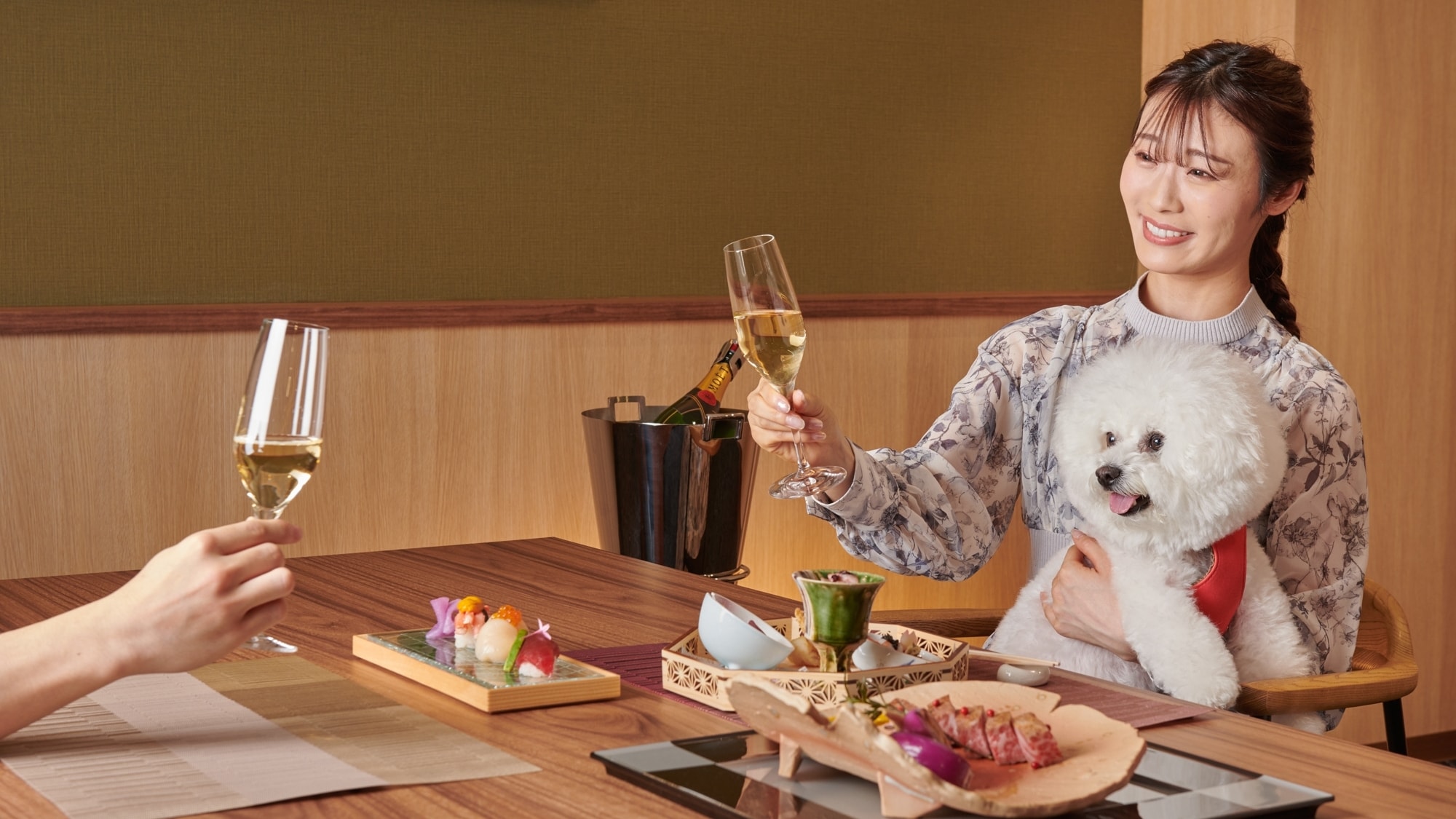 Eat with your dog too! Eating together is a special, fun and delicious experience.