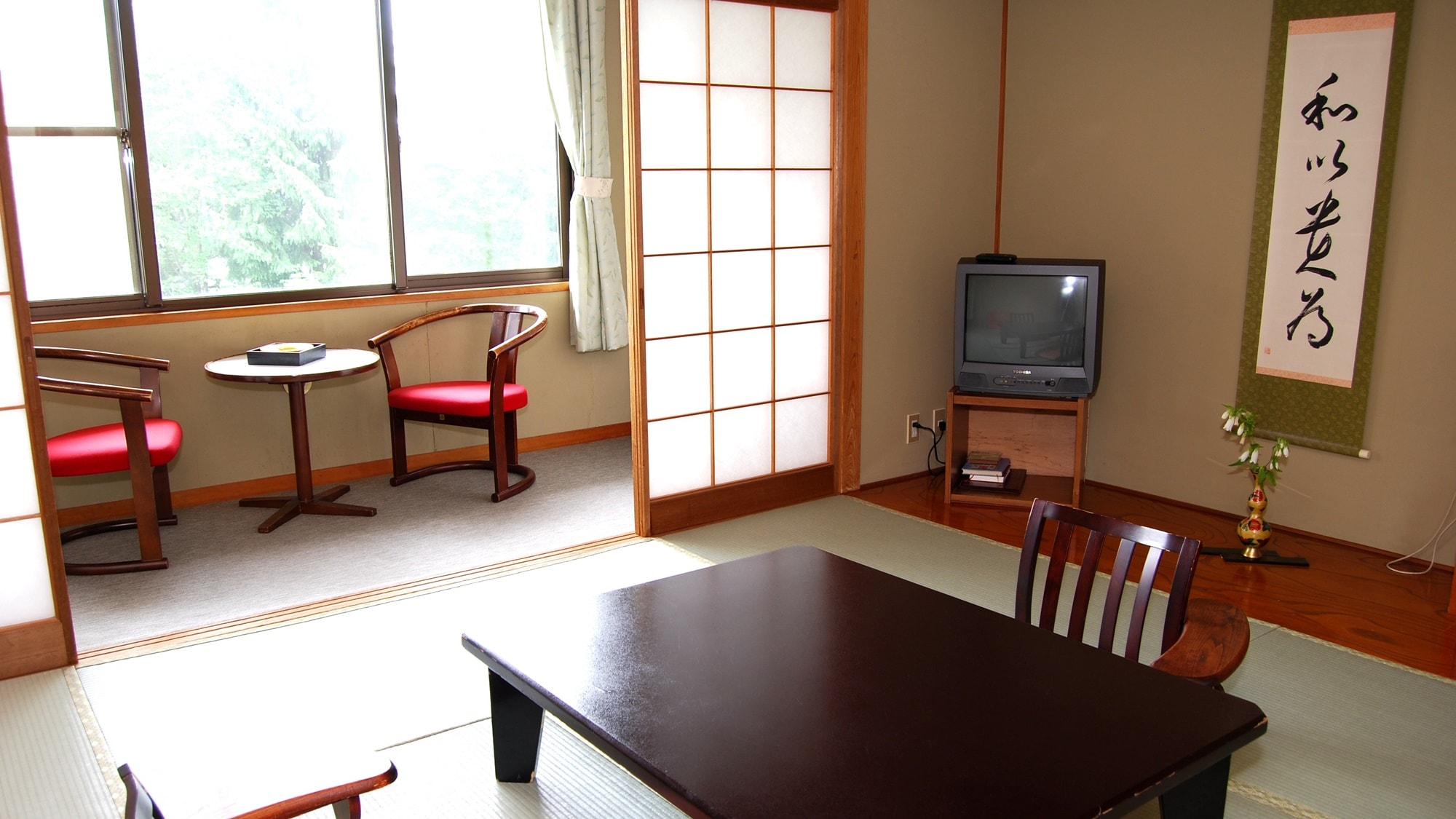 *Japanese-style room (example)