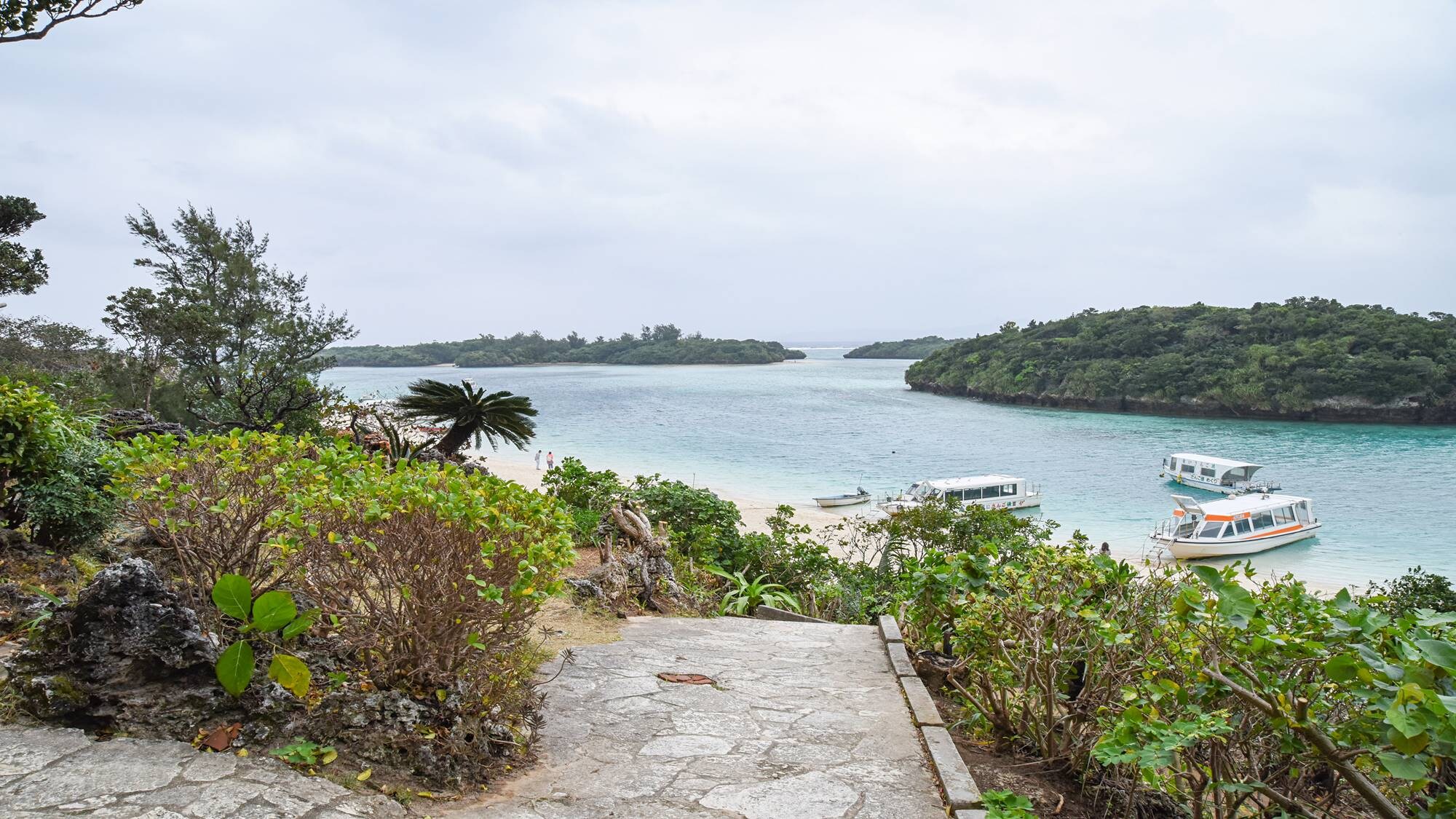 *Daerah terdekat (Kabira Bay Promenade)/Akses yang sangat baik, hanya 5 menit berjalan kaki dari hotel. Nikmati pemandangan yang indah.