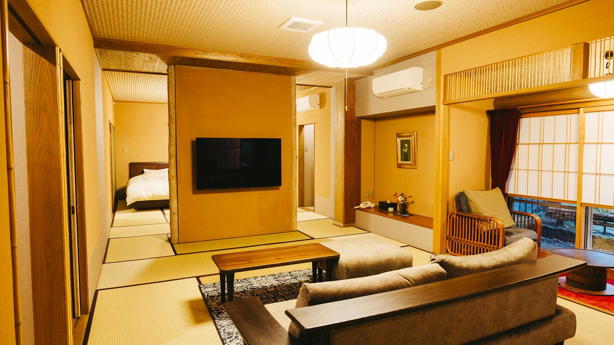 【主樓特別房A/附露天浴池及室內浴池】雙床+12.5帖日式房間。您可以放鬆身心。