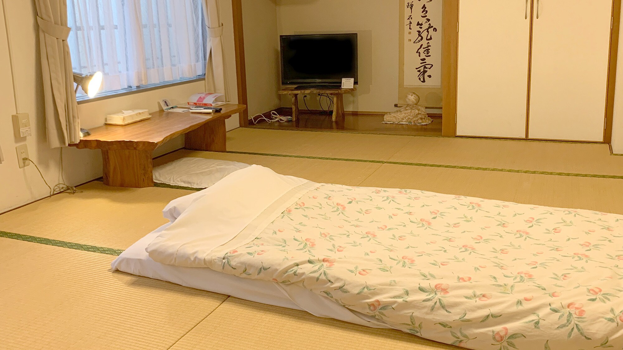 Slowly stretch your legs to a Japanese-style room / tatami mat ♪ Please use it widely from traveling alone to families.