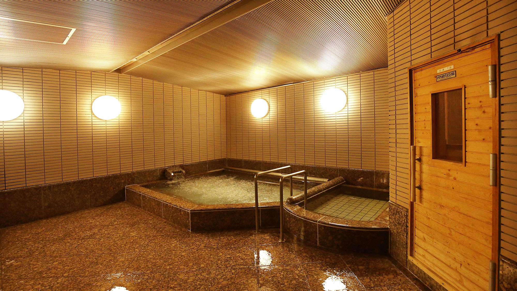 [FITNESS CLUB AnkINI] Large public bath