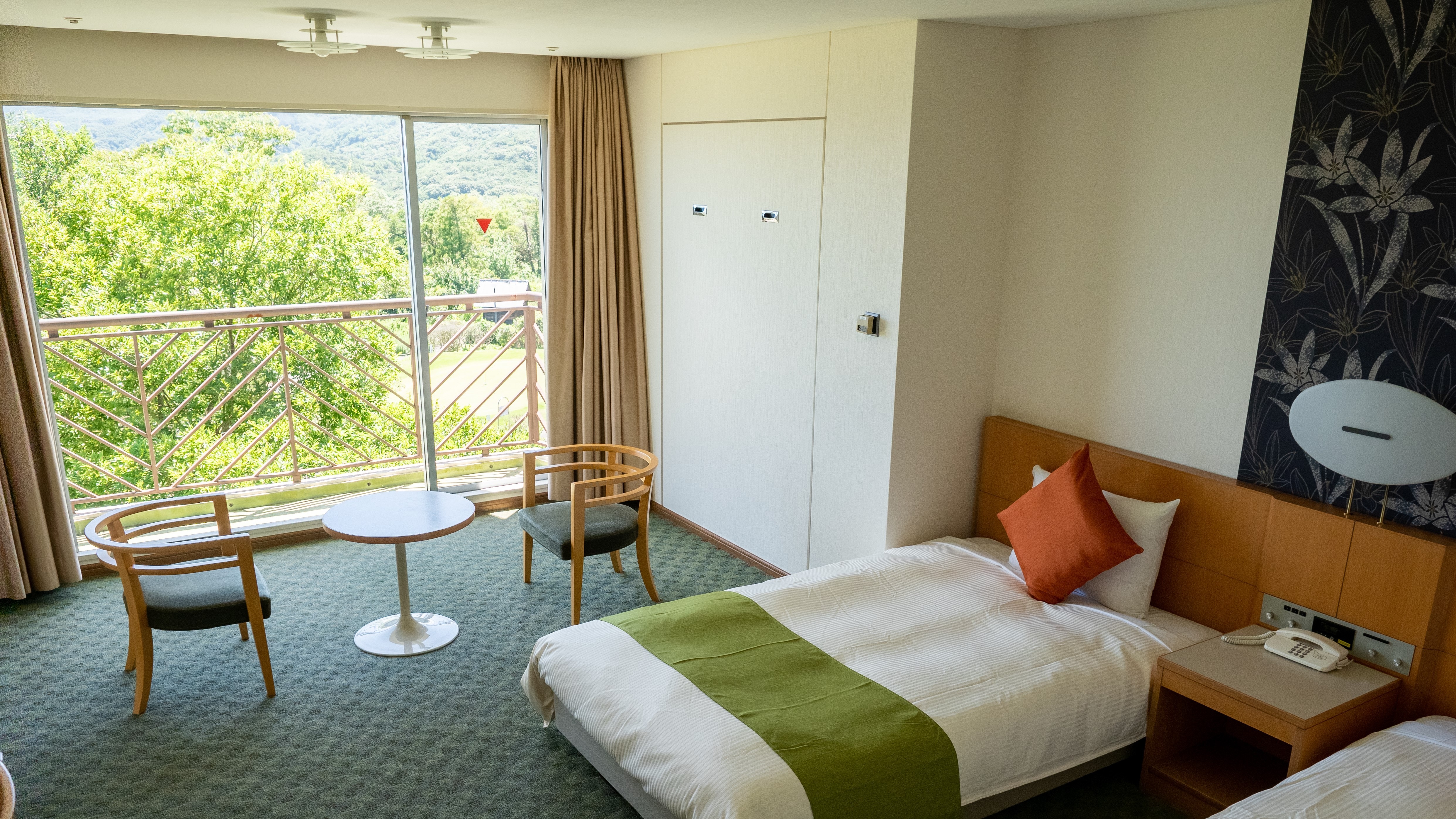Western-style room facing the sunrise ◆ Non-smoking ◆ 36㎡ ◆ Capacity 3 people