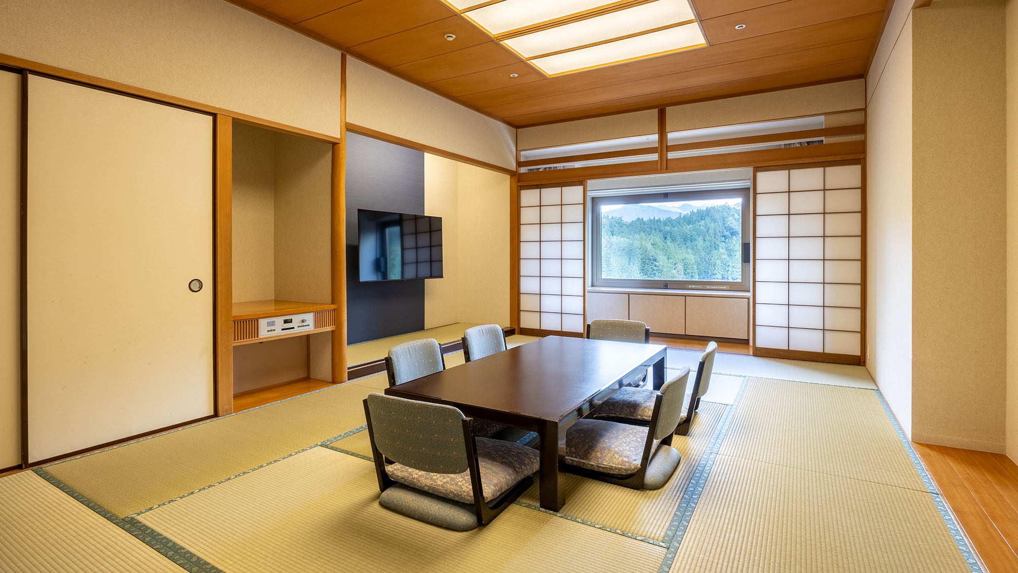 日式房间,12张榻榻米(50平方米)