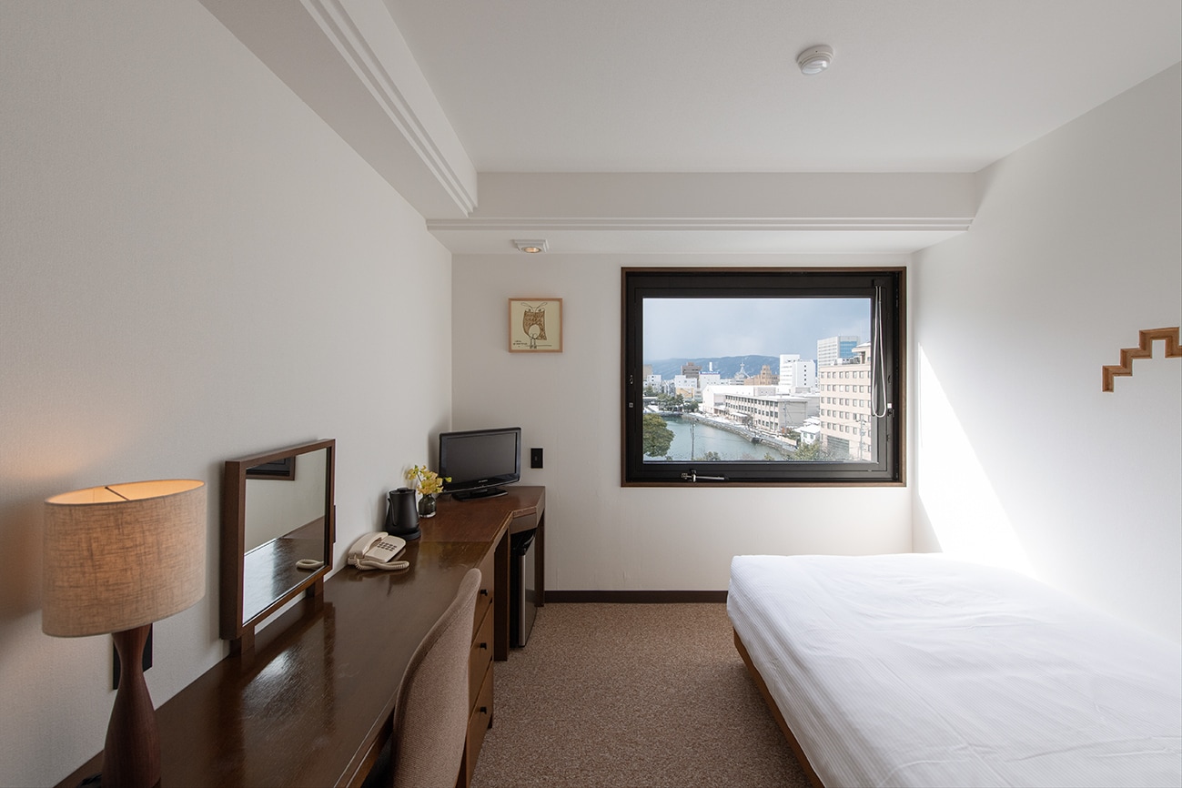 Guest room: Single room (moat side)