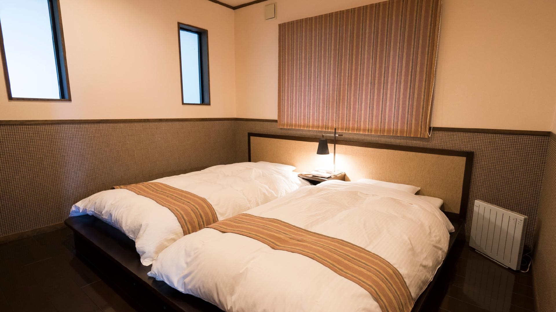 Japanese-style room 10 tatami mats + hearth room + 2 bed bedroom