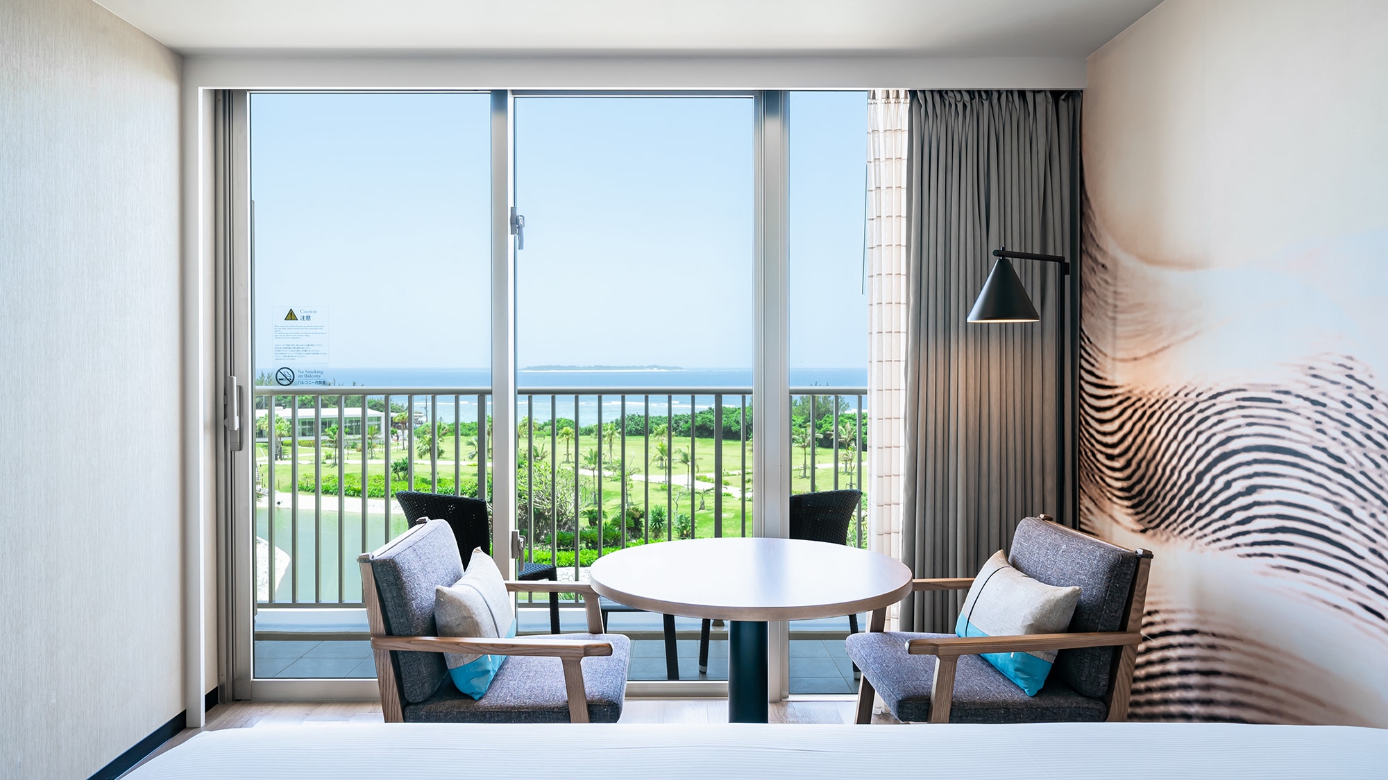 Guest room ocean view (king/twin)