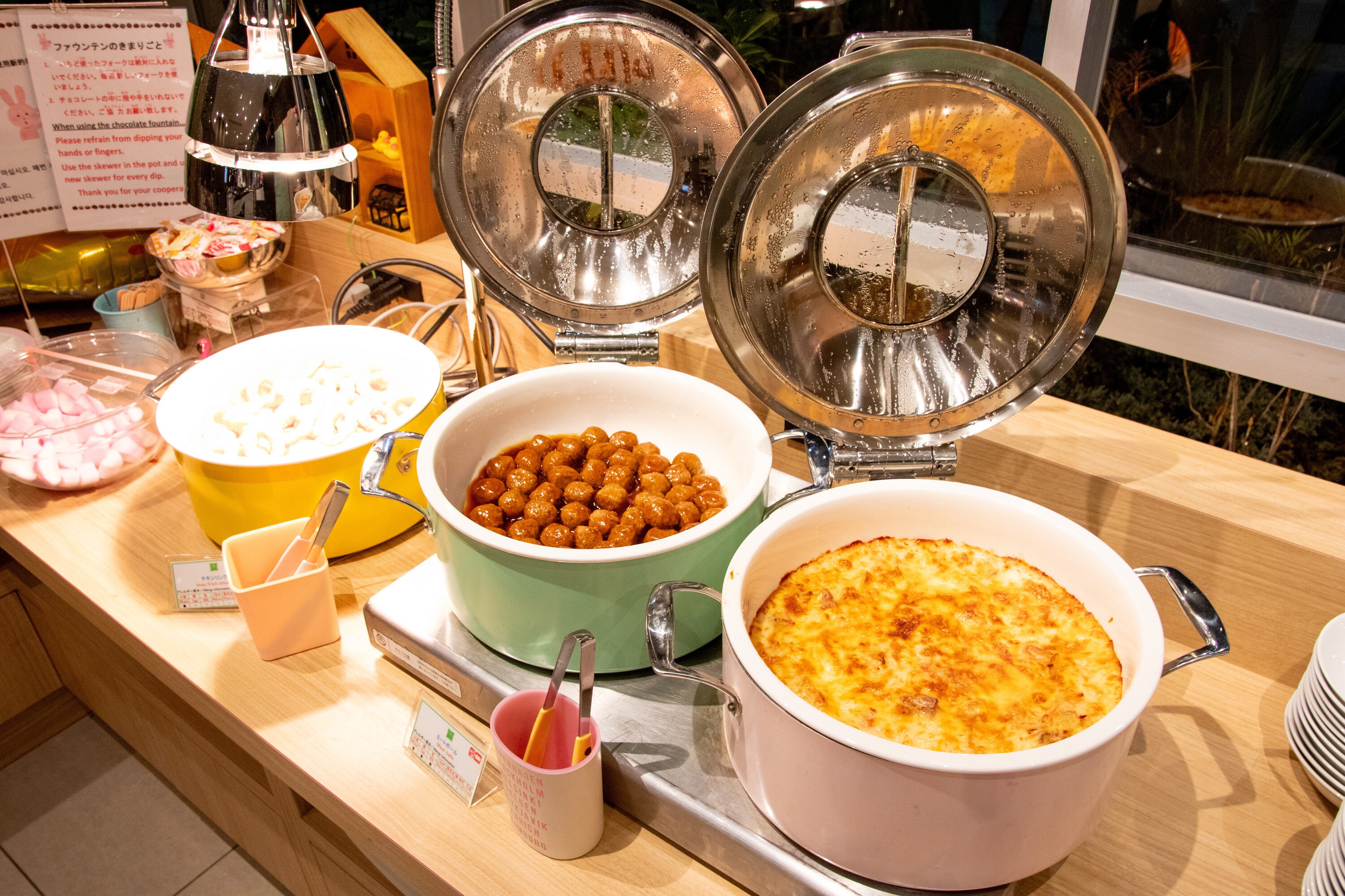 An example of a breakfast buffet