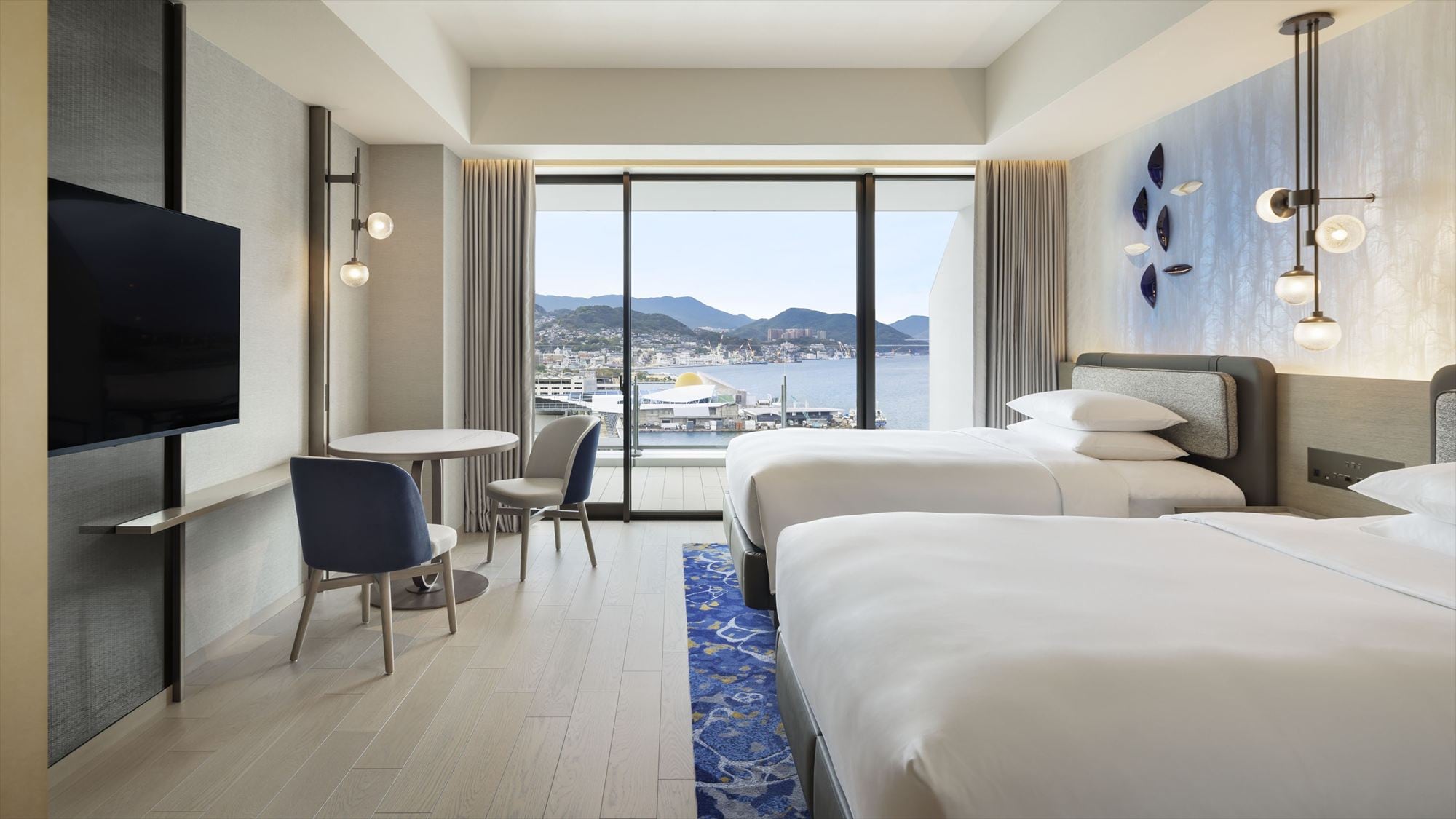 พรีเมี่ยม 2 เตียงดับเบิลวิวท่าเรือพร้อมระเบียง