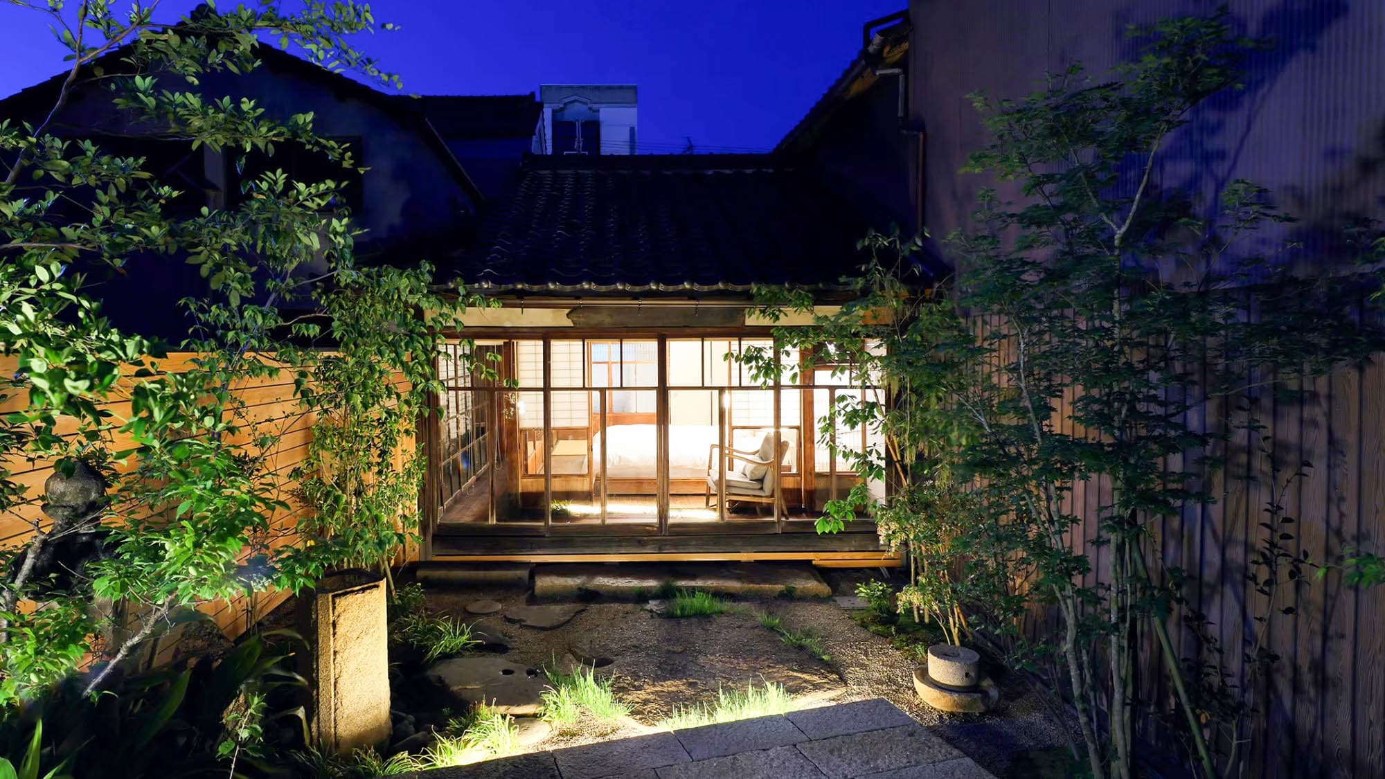・[Inner garden] The inn has an inner garden. Please sit on the veranda and enjoy the view.