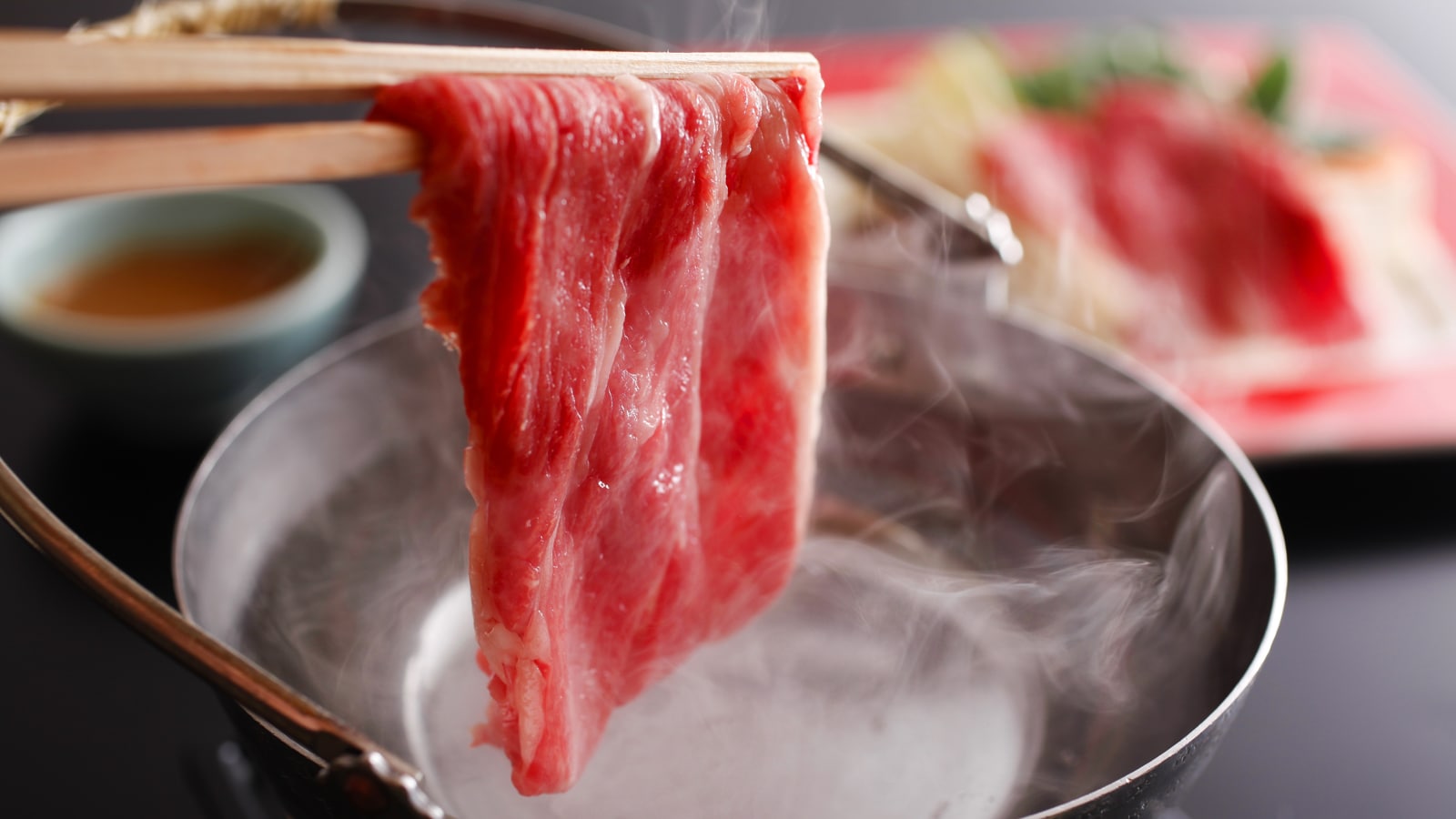 [หม้อไฟชาบูชาบูเนื้อ] เนื้อนุ่มรสชาติดีหมักในหม้อเบา ๆ เสิร์ฟพร้อมซอสสูตรลับ