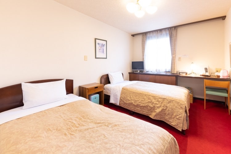 Western-style twin room