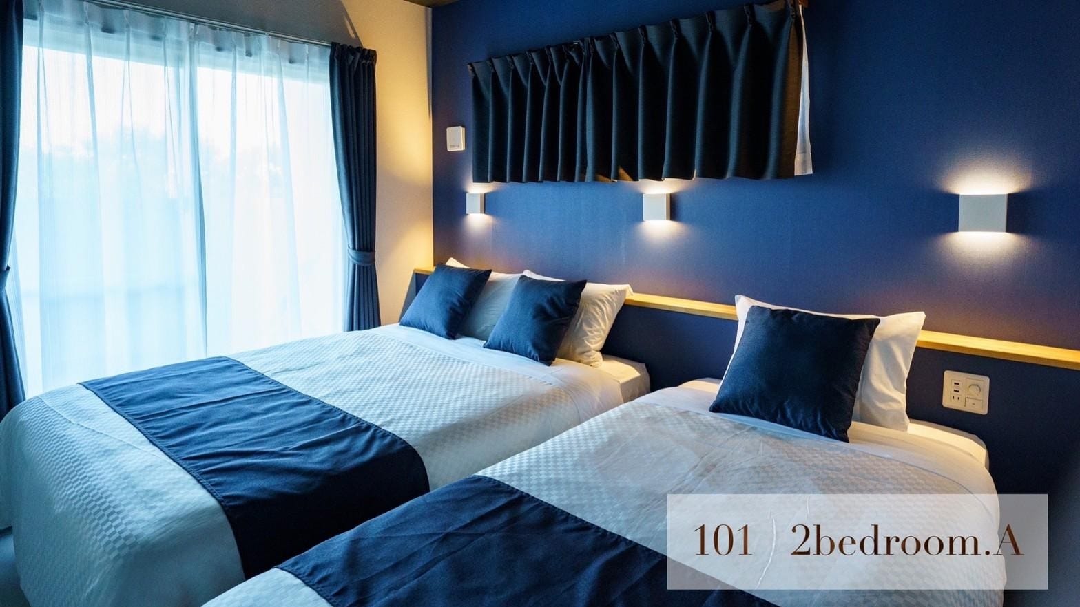 101: Capacity 7 people. The bedroom has one single bed and one double bed.