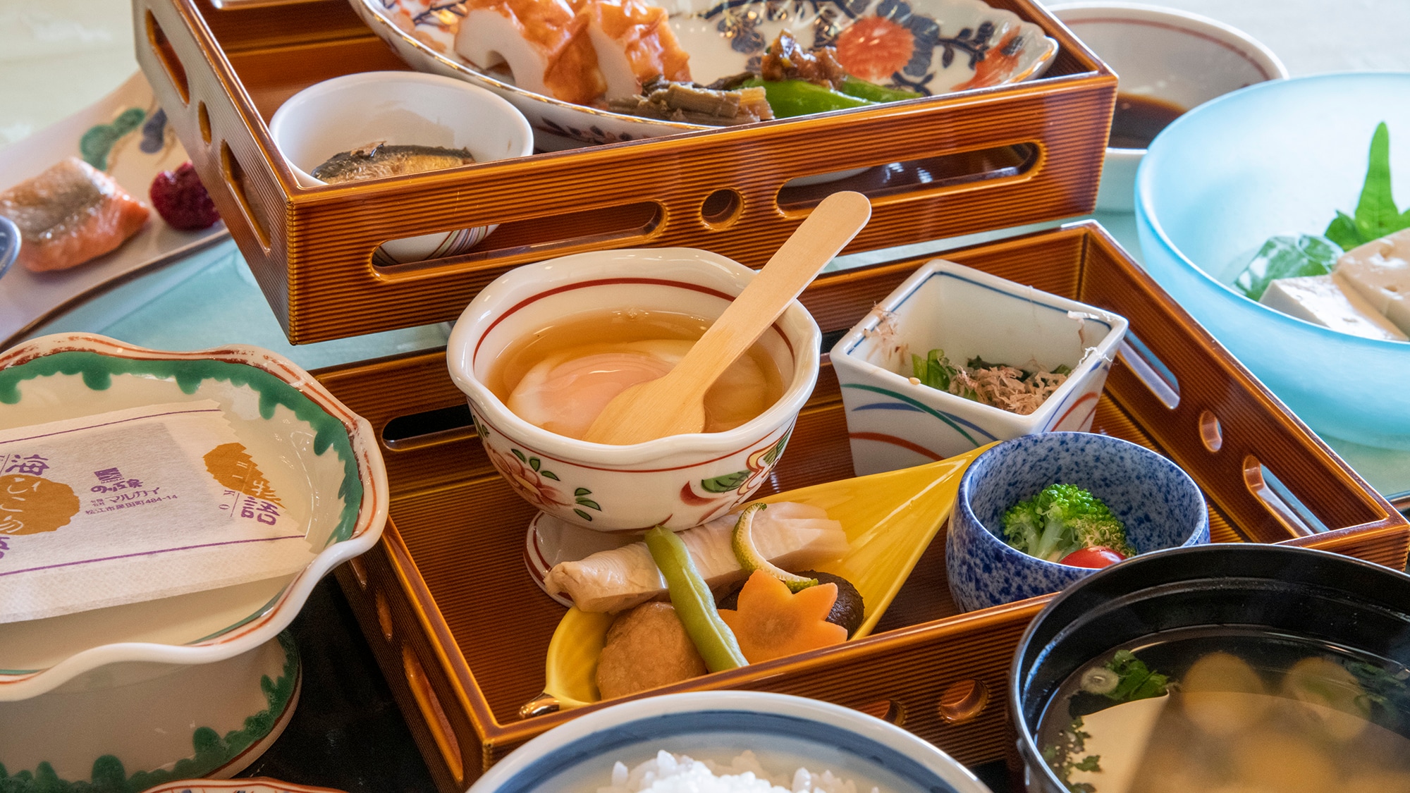 We offer traditional and homely breakfast dishes such as "shijimi miso soup"