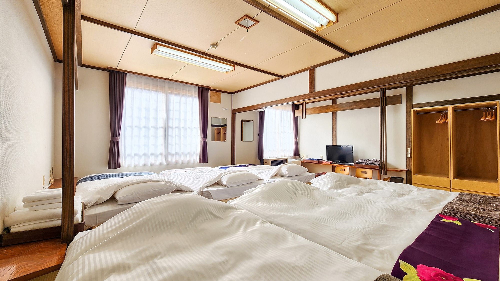 #【24张榻榻米】本酒店最大的房间。建议团体入住 24 榻榻米房间