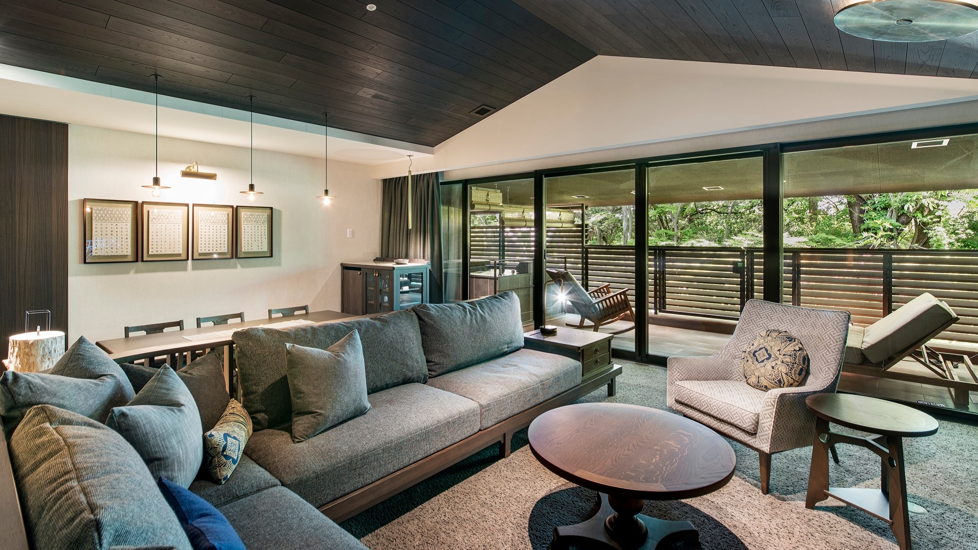 Fufu Luxury Premium Suite (example)