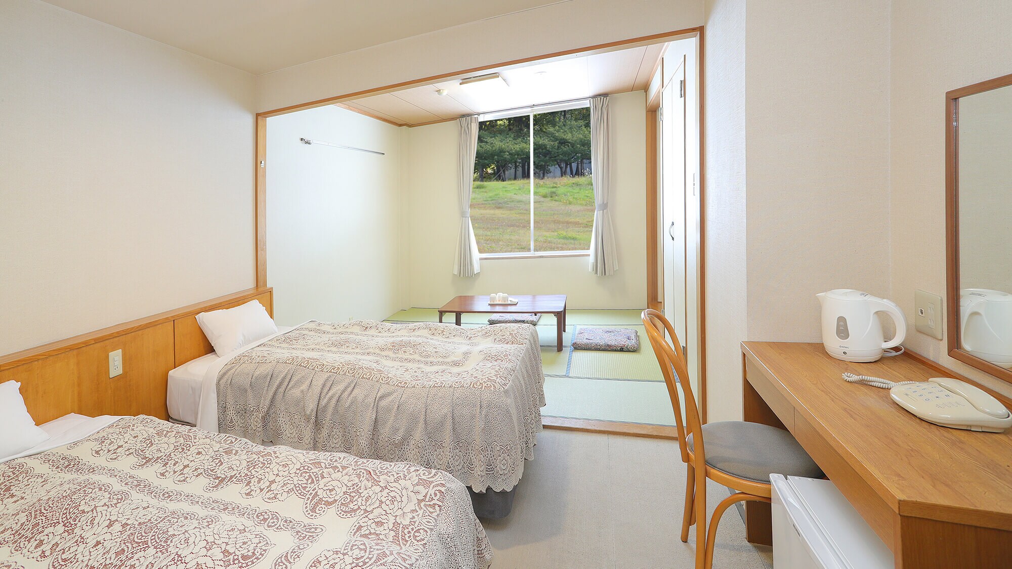 Twin + Japanese-style room