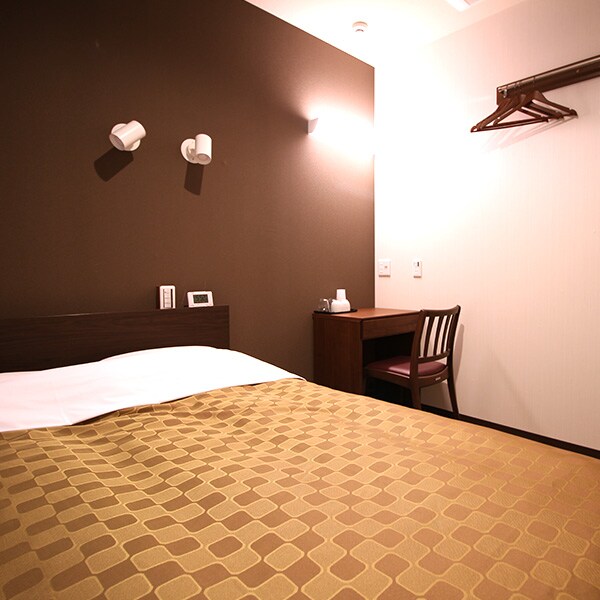 Double room (140cm bed)