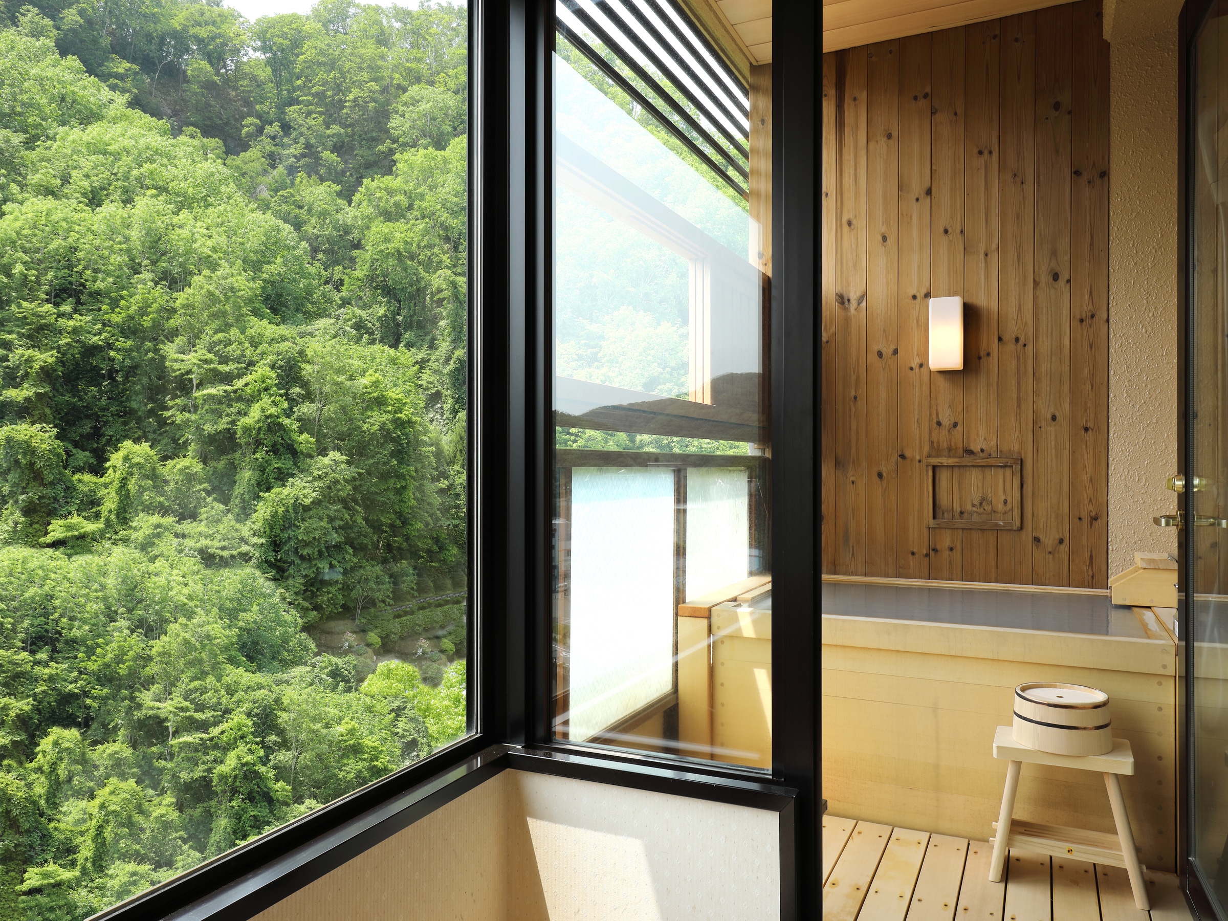 Guest room open-air bath ①