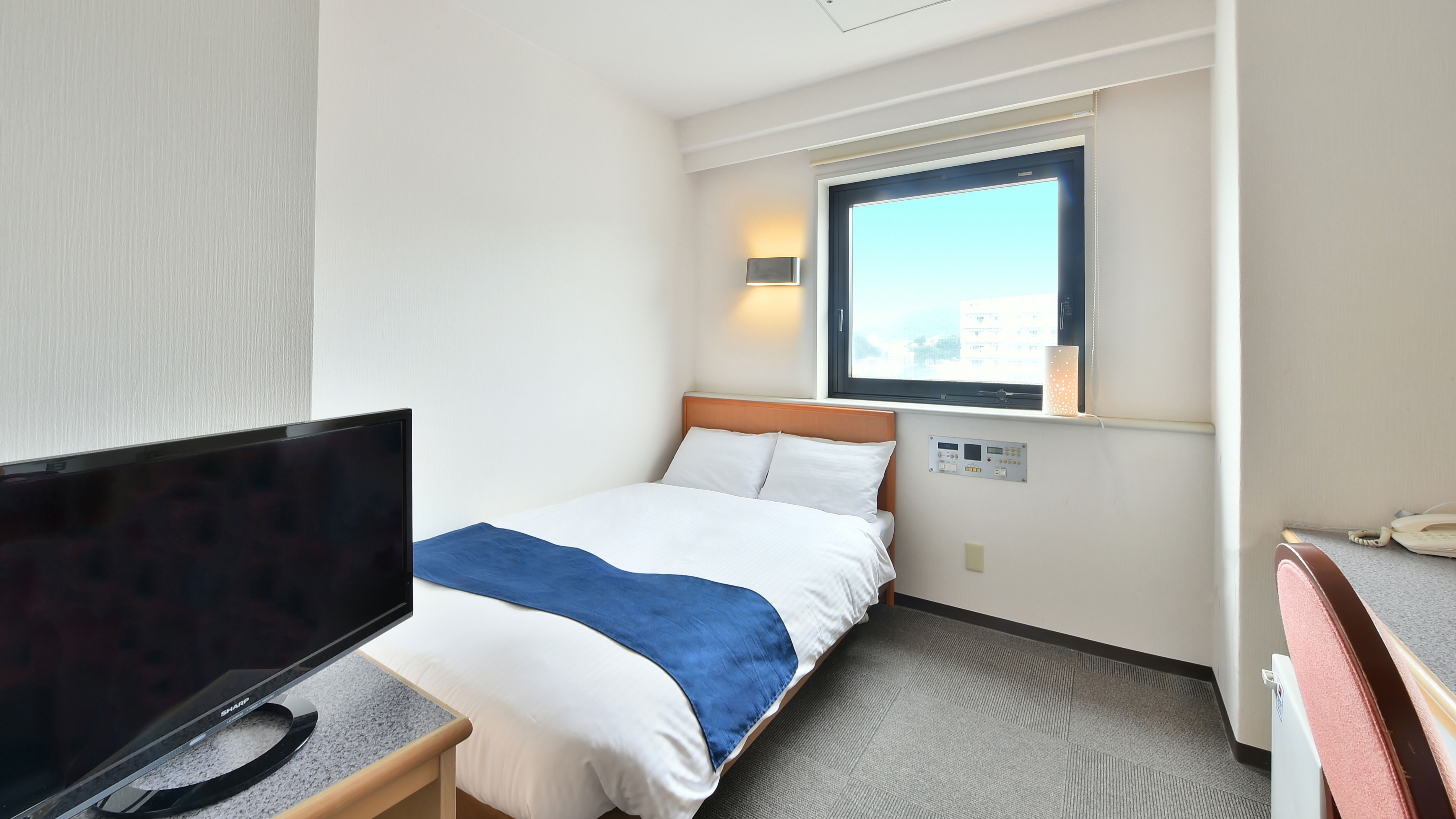 This is an example of a semi-double room.