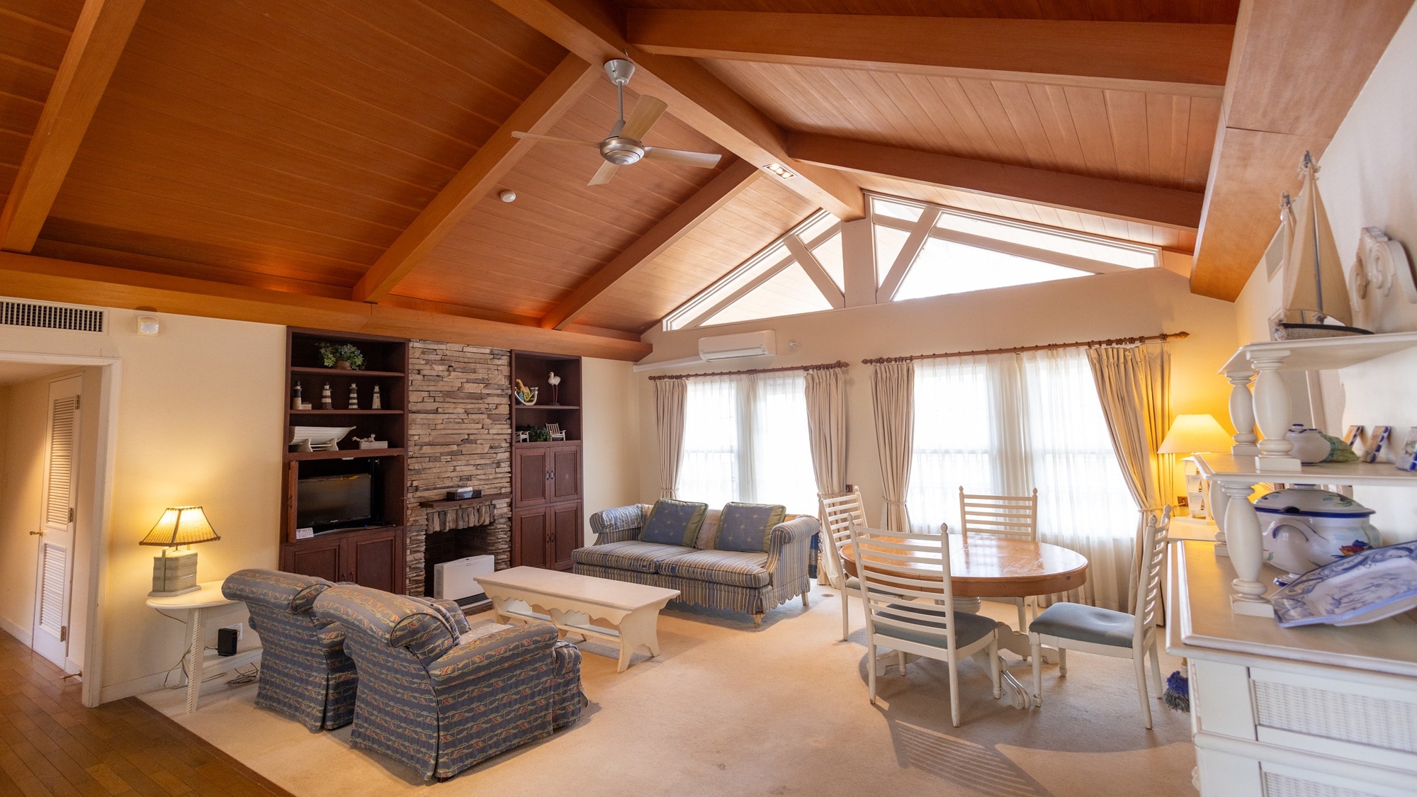 กระท่อม7_ฮอลลี่_ลิฟวิ่ง