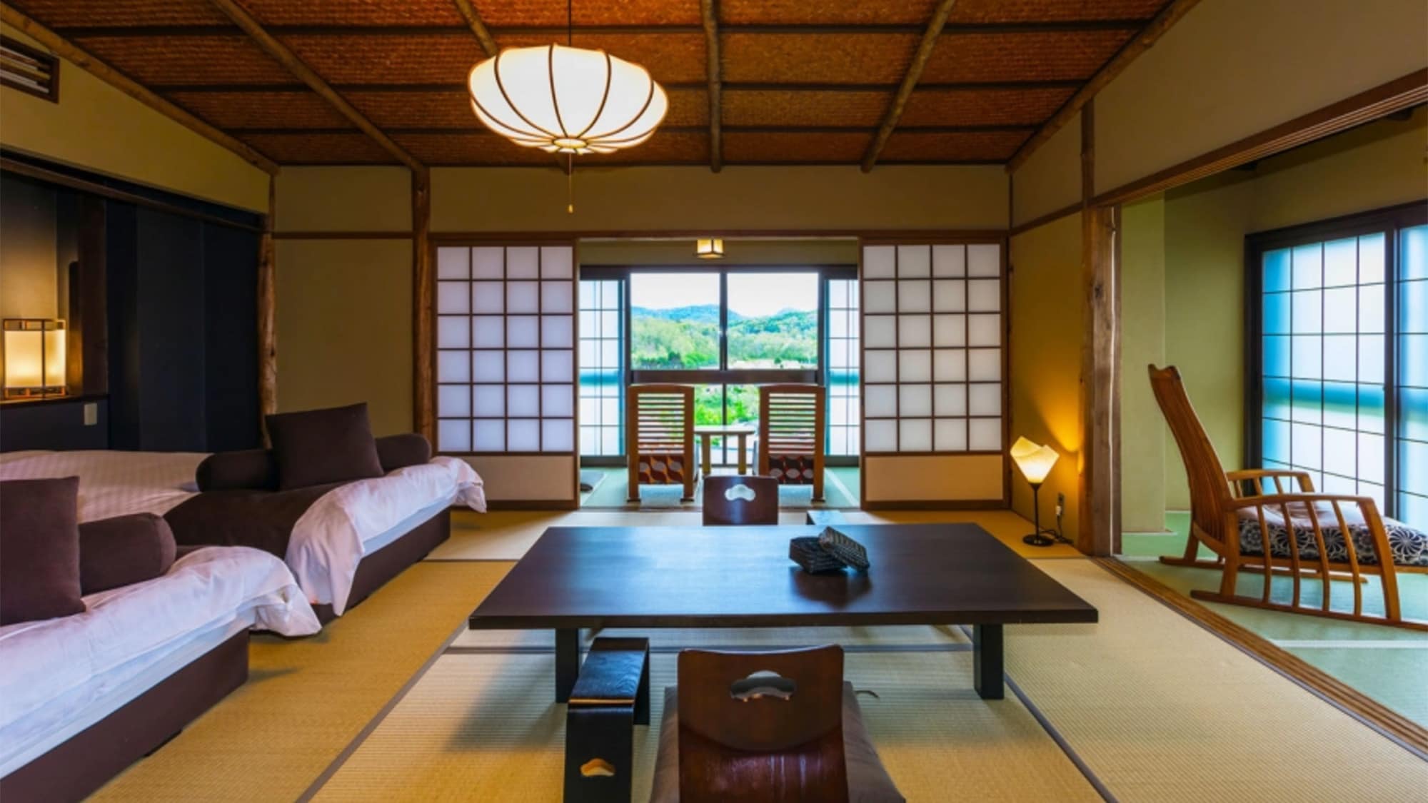 [Guest Rooms] Japanese-style room at the bow - Oceanfront Captain's Cabin - [Example]