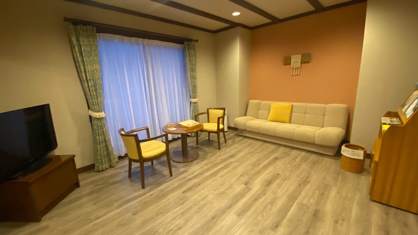 Dog-friendly deluxe family room