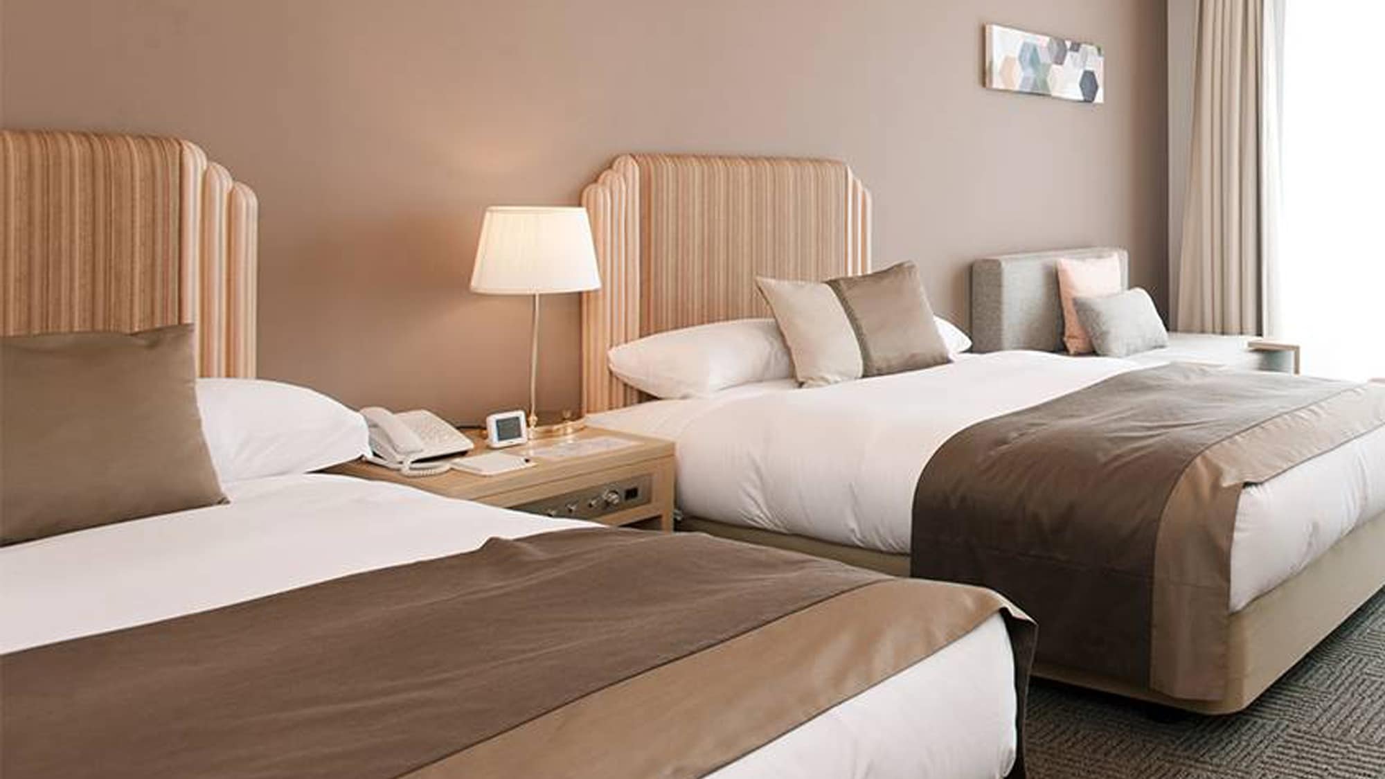 *Room: Twin room